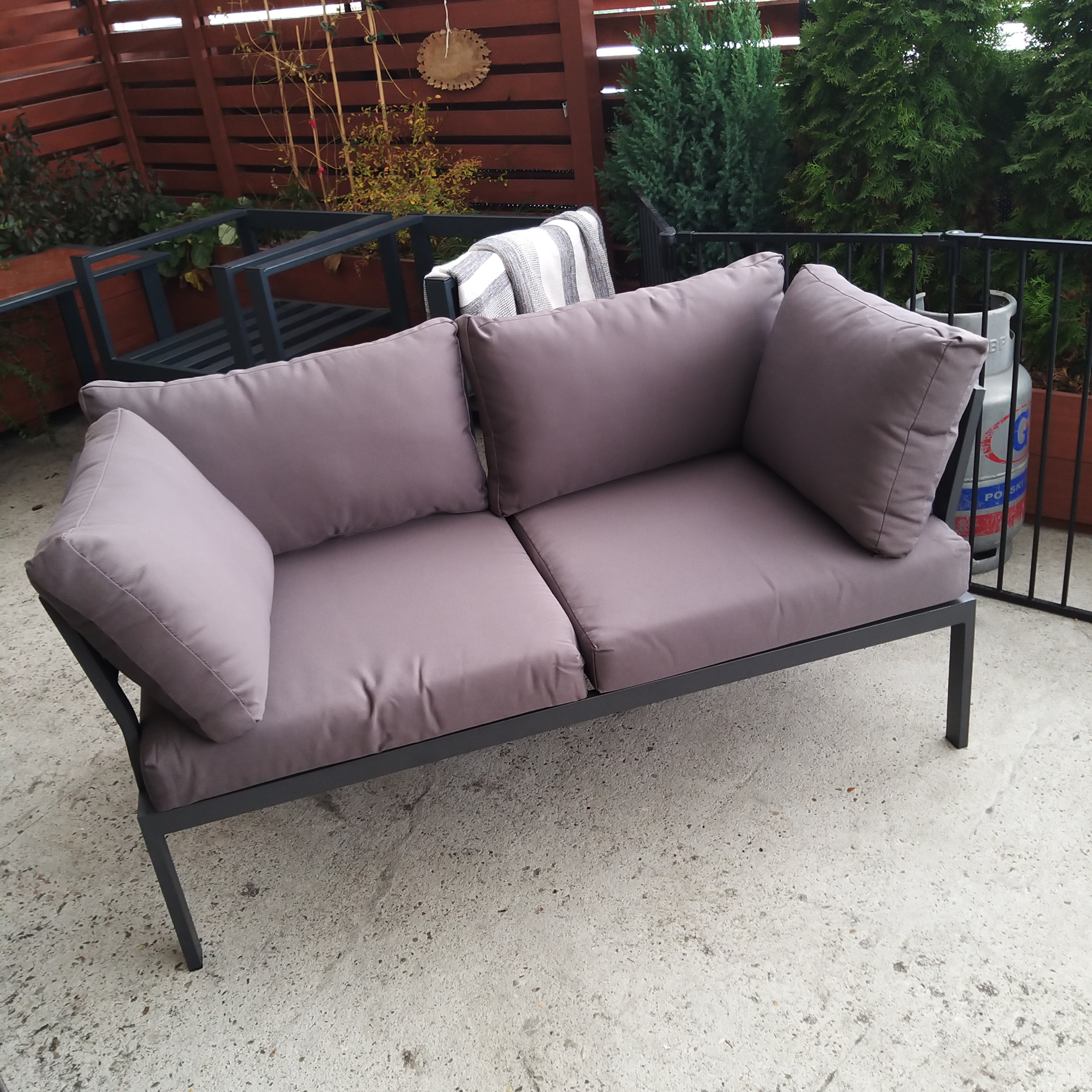 Sofa ogrodowa Java Dark Grey - Bjørkka zdjęcie realizacji 1