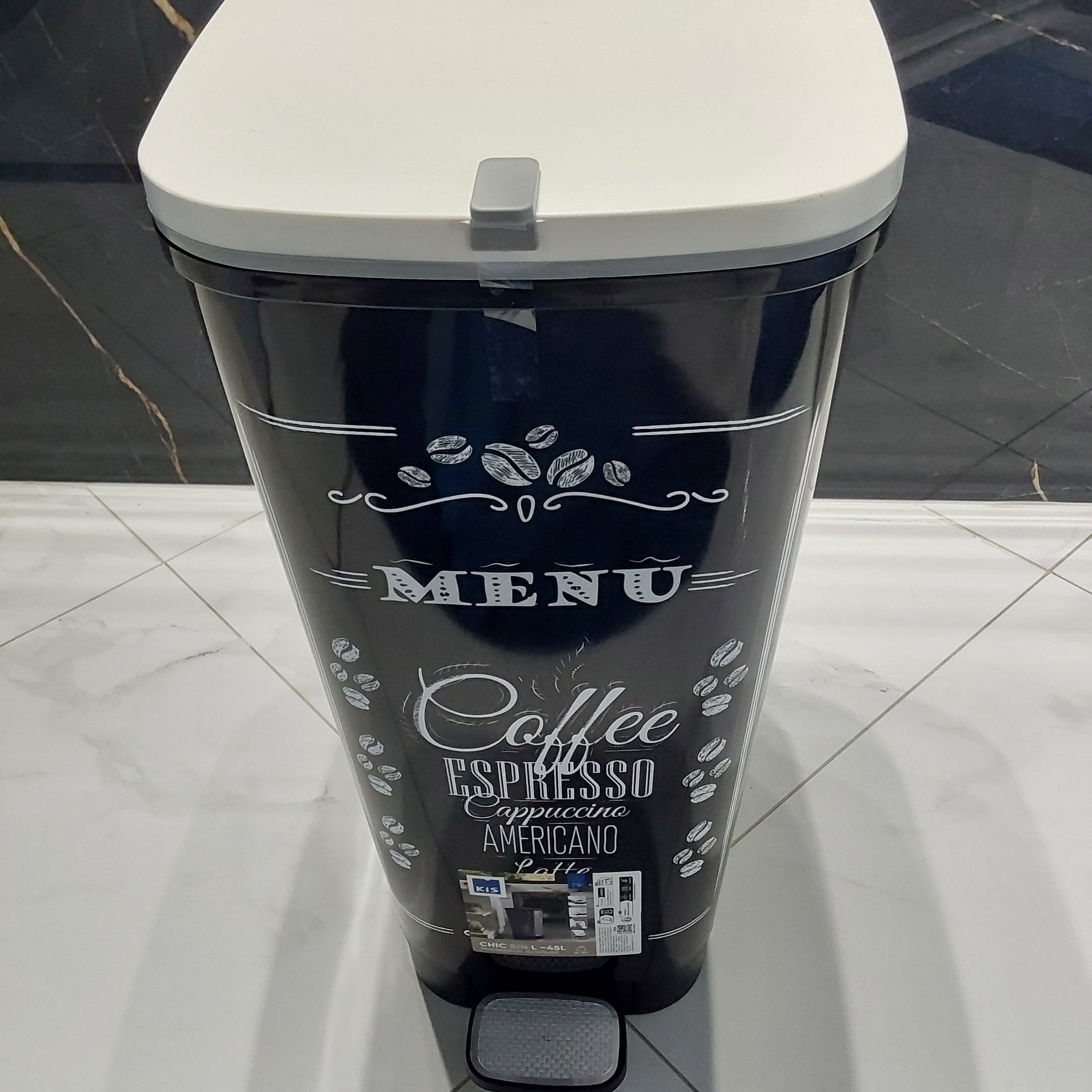 Kosz na odpady z pedałem 45L Coffee Menu - KETER zdjęcie realizacji 1