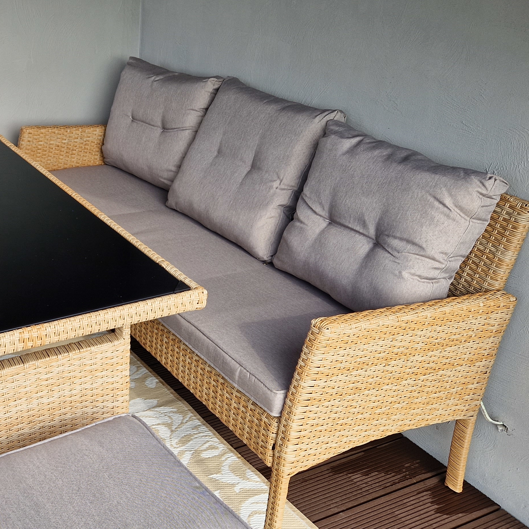 Zestaw technorattanowy CORTINA + PUFY Beige zdjęcie realizacji 2