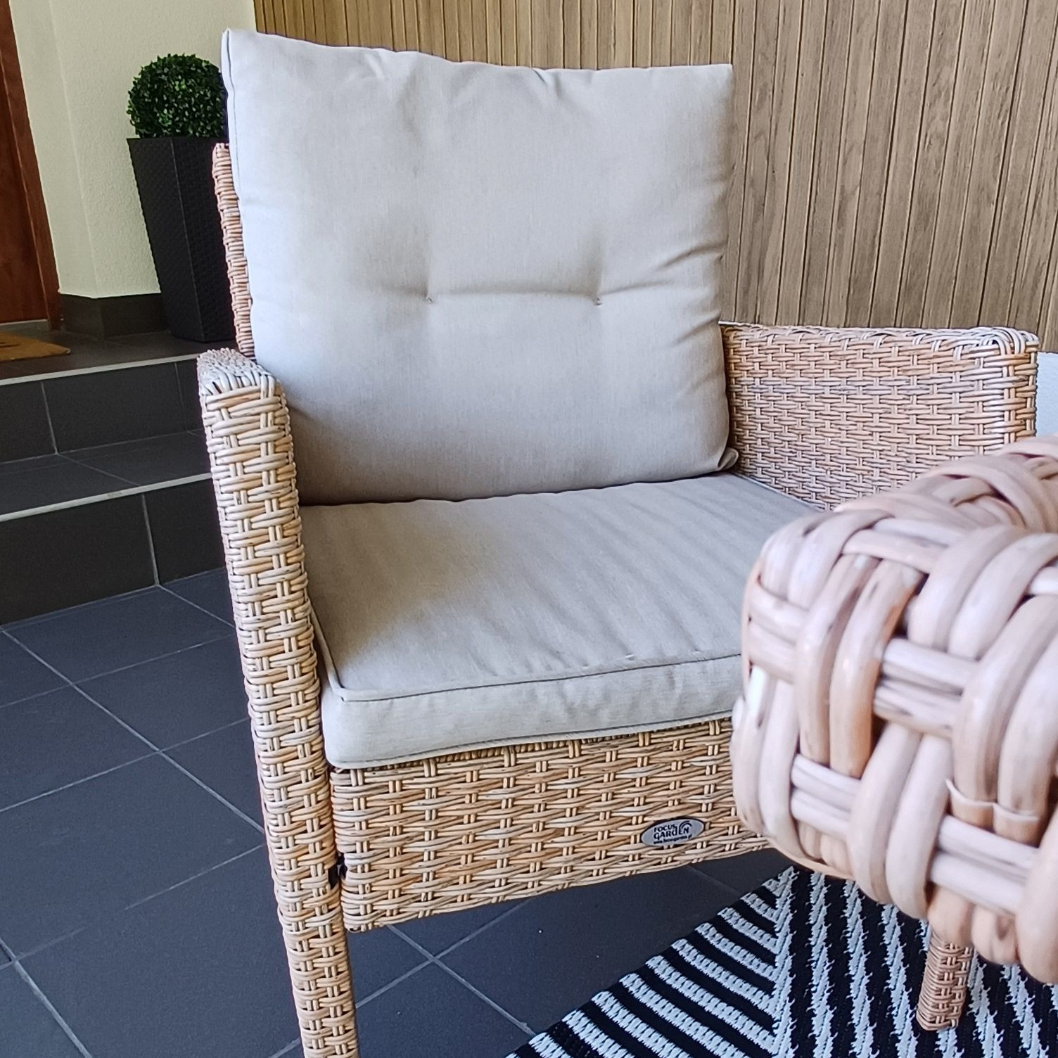 Zestaw technorattanowy CORTINA + PUFY Beige zdjęcie realizacji 4
