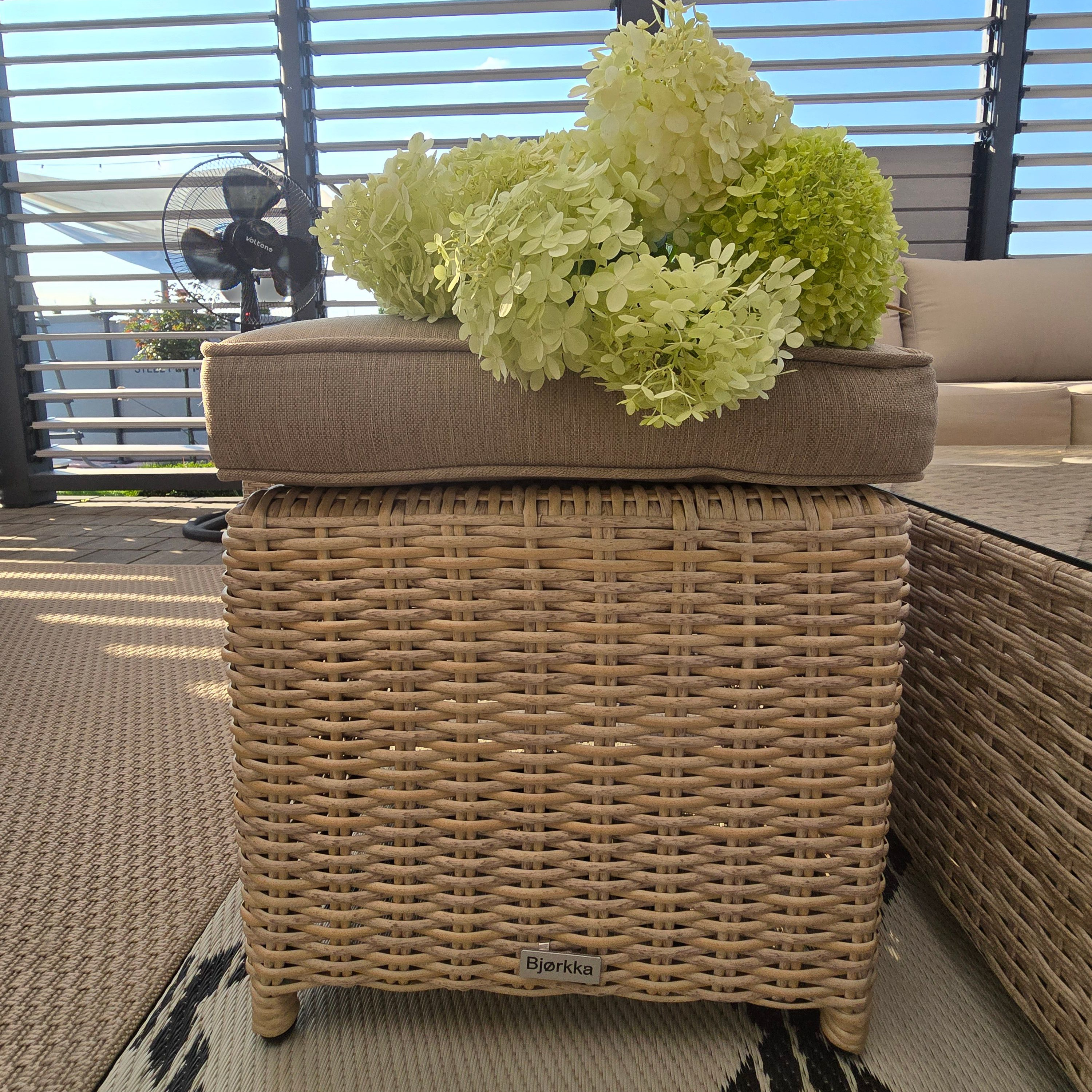 Pufa TRIVENTO Beige zdjęcie realizacji 3