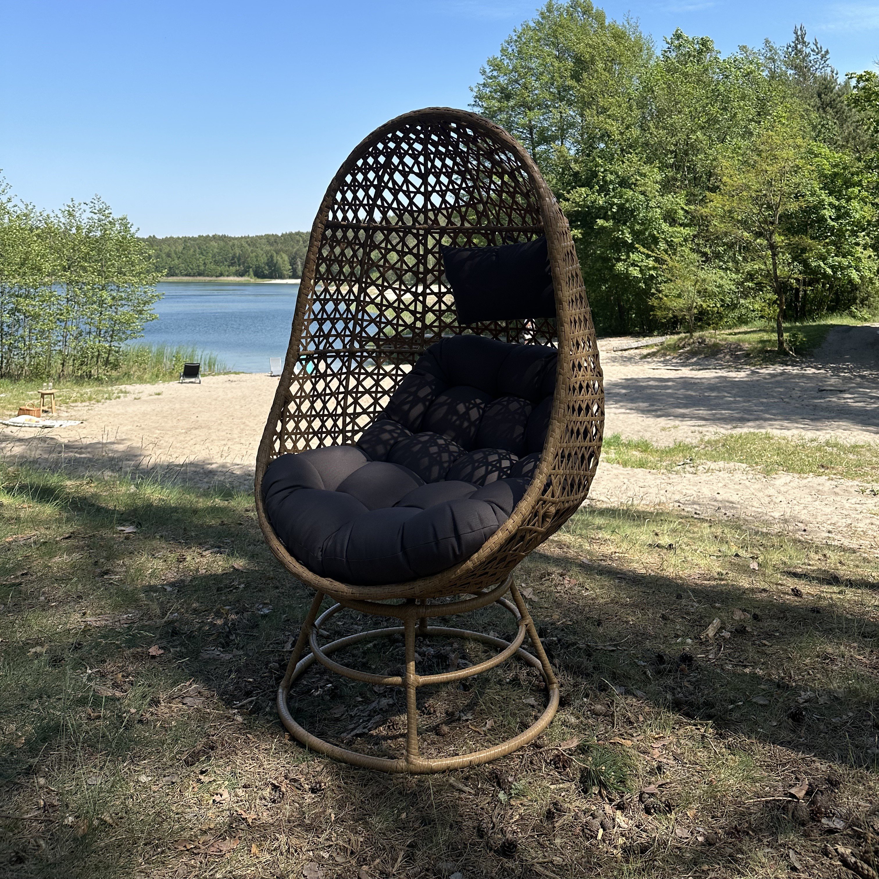 Fotel obrotowy z technorattanu HOLIDAY Beige zdjęcie realizacji 1