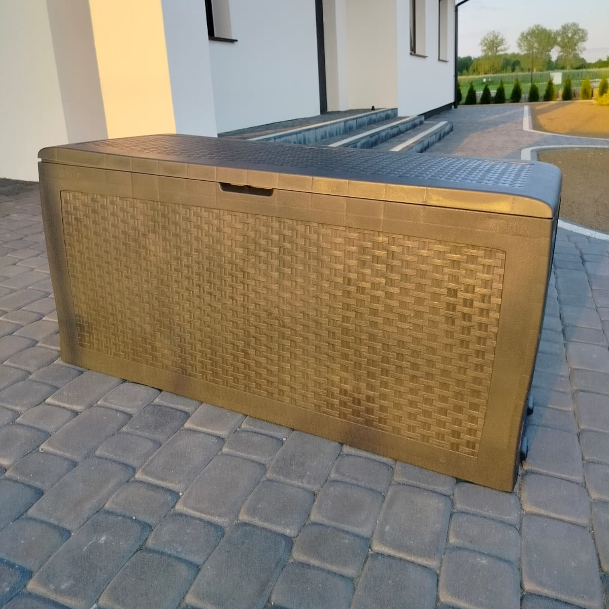 Skrzynia balkonowa Keter SAMOA RATTAN BOX 270L Graphite zdjęcie realizacji 1