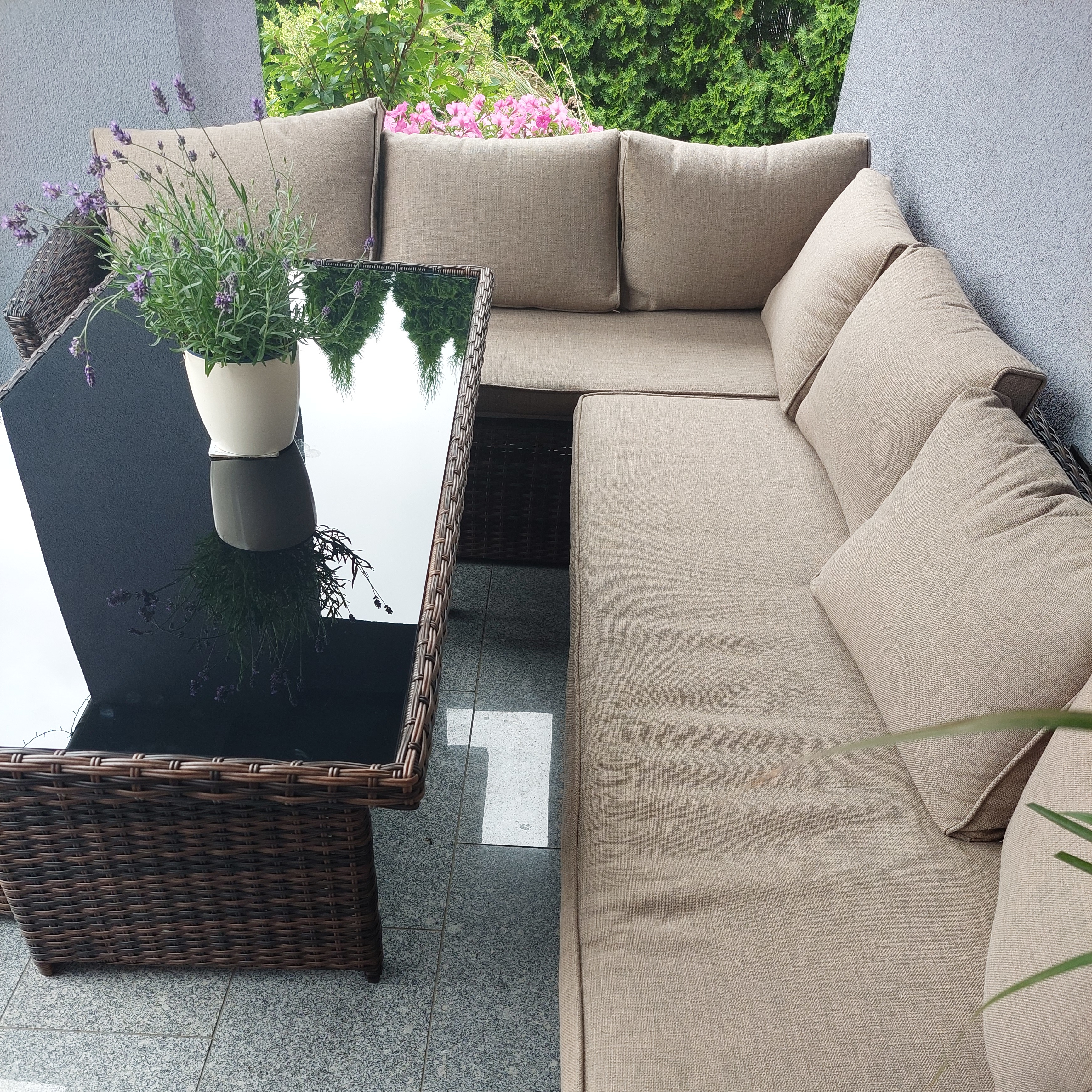 Narożnik technorattanowy SALO + PUFY Brown zdjęcie realizacji 1