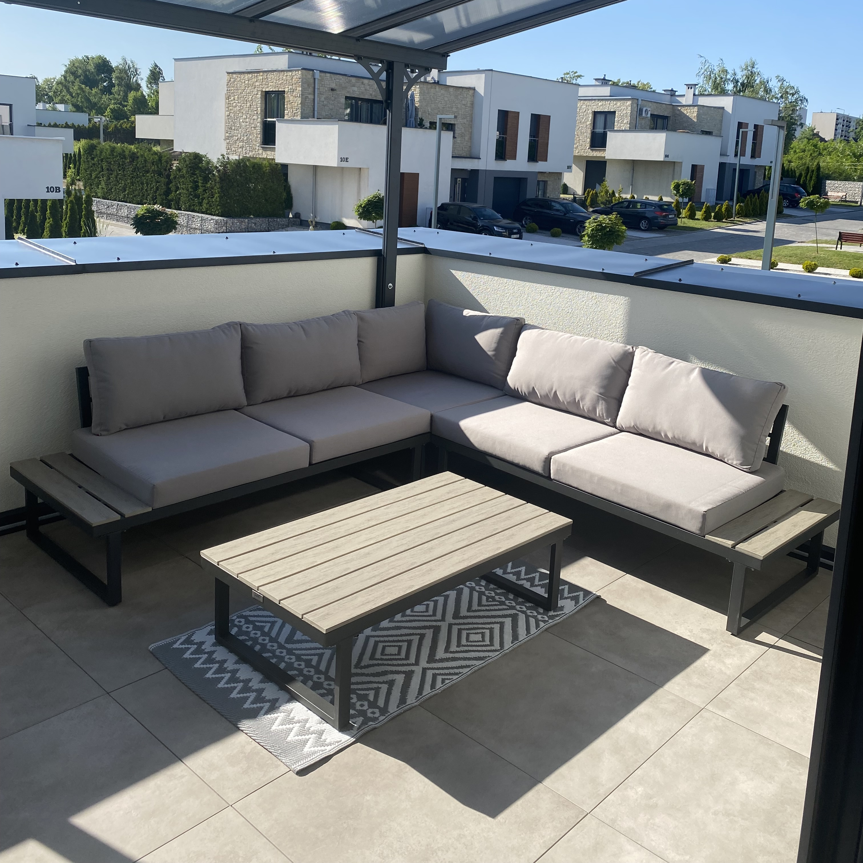 Narożnik ogrodowy EMERSON Light Grey zdjęcie realizacji 2