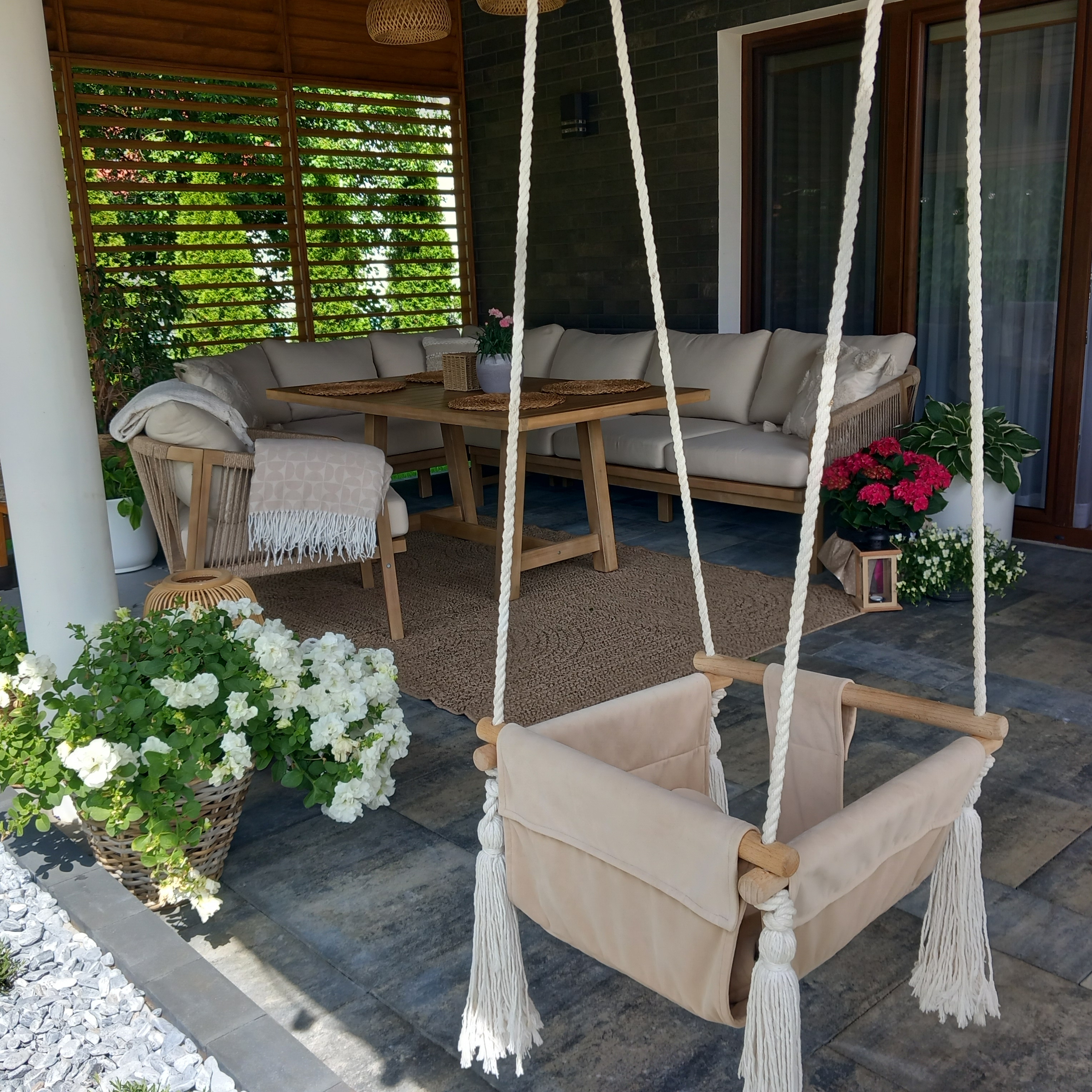 Narożnik z drewna akacjowego MARIGOLD dining - FURRORE zdjęcie realizacji 2