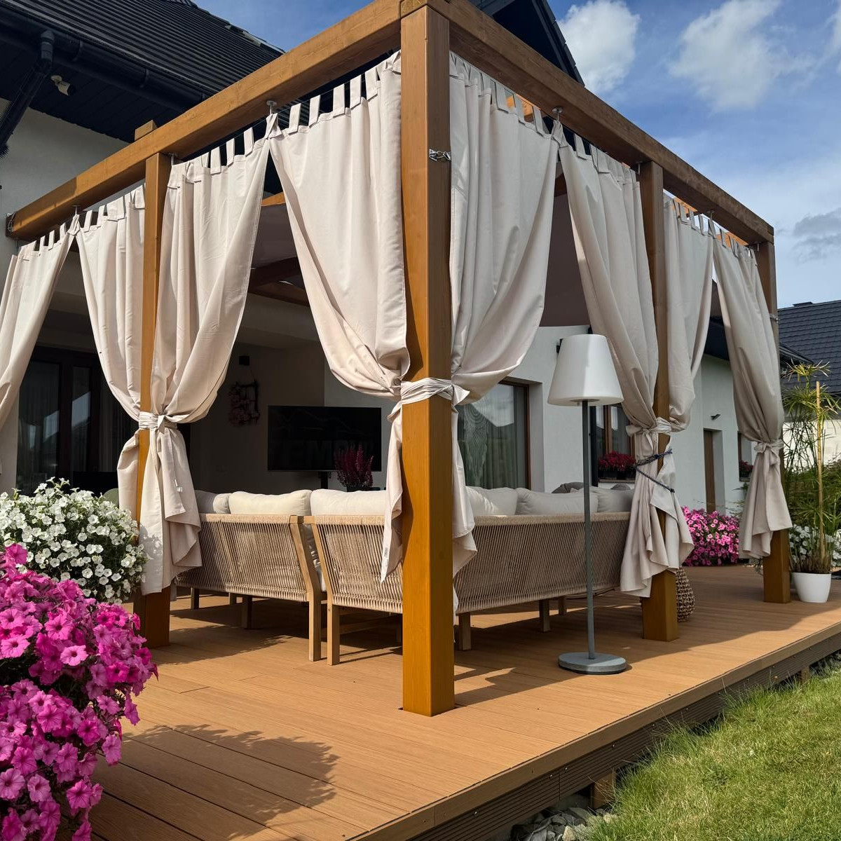 Narożnik z drewna akacjowego MARIGOLD dining - FURRORE zdjęcie realizacji 6