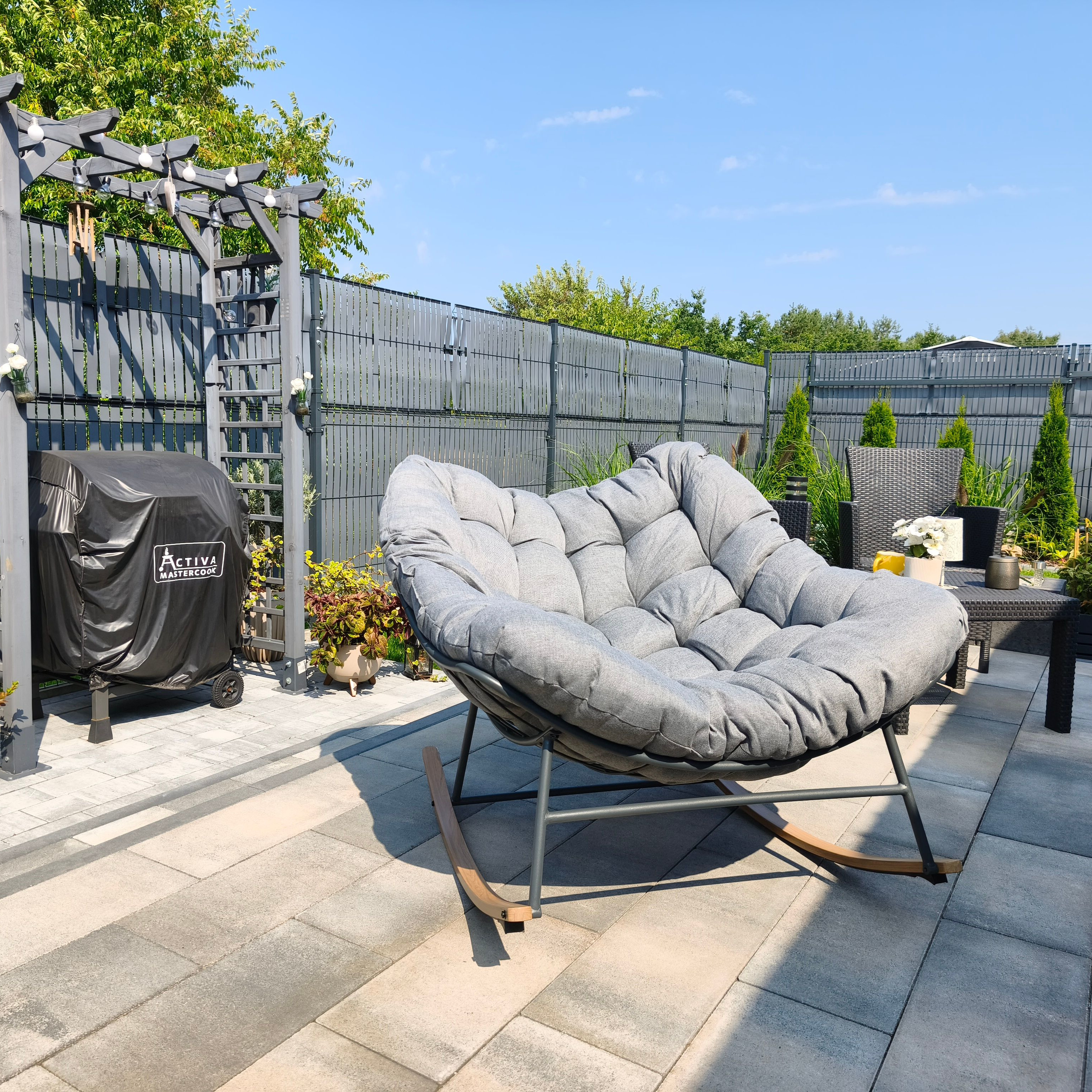 Fotel bujany RONDA Dark Grey - Bjørkka zdjęcie realizacji 2