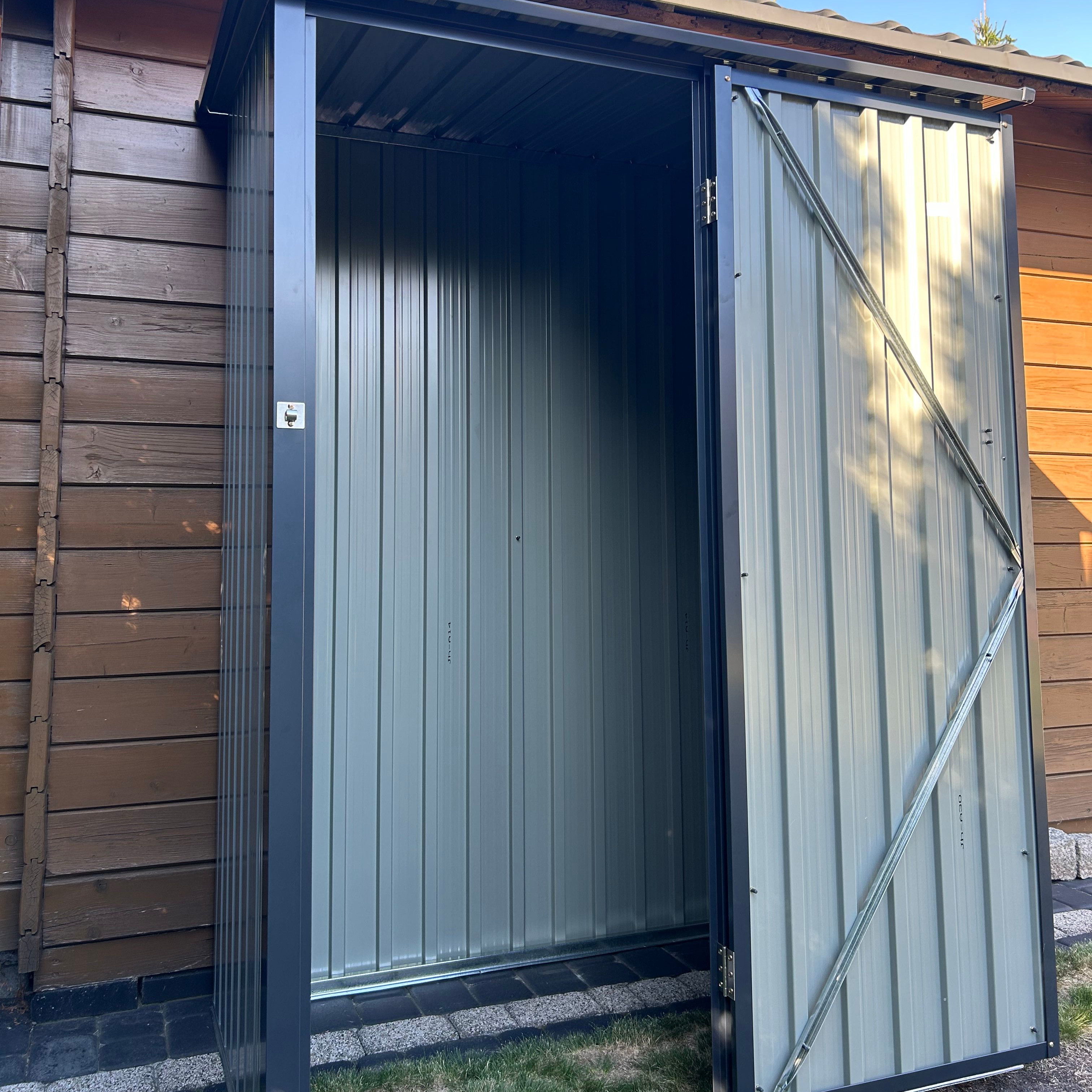 Metalowa szopka ogrodowa KENT 143x89cm Light Grey - HARDMAISTER zdjęcie realizacji 6