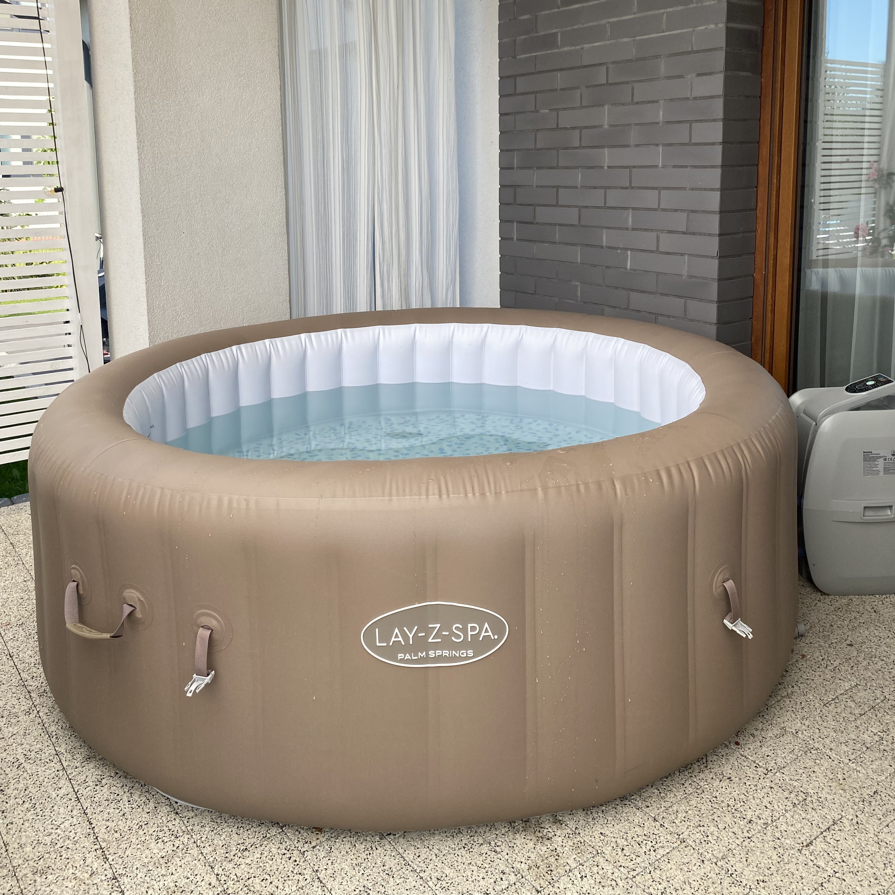 Jacuzzi ogrodowe PALM SPRINGS Airjet, nadmuchiwane - Bestway 60017 zdjęcie realizacji 1
