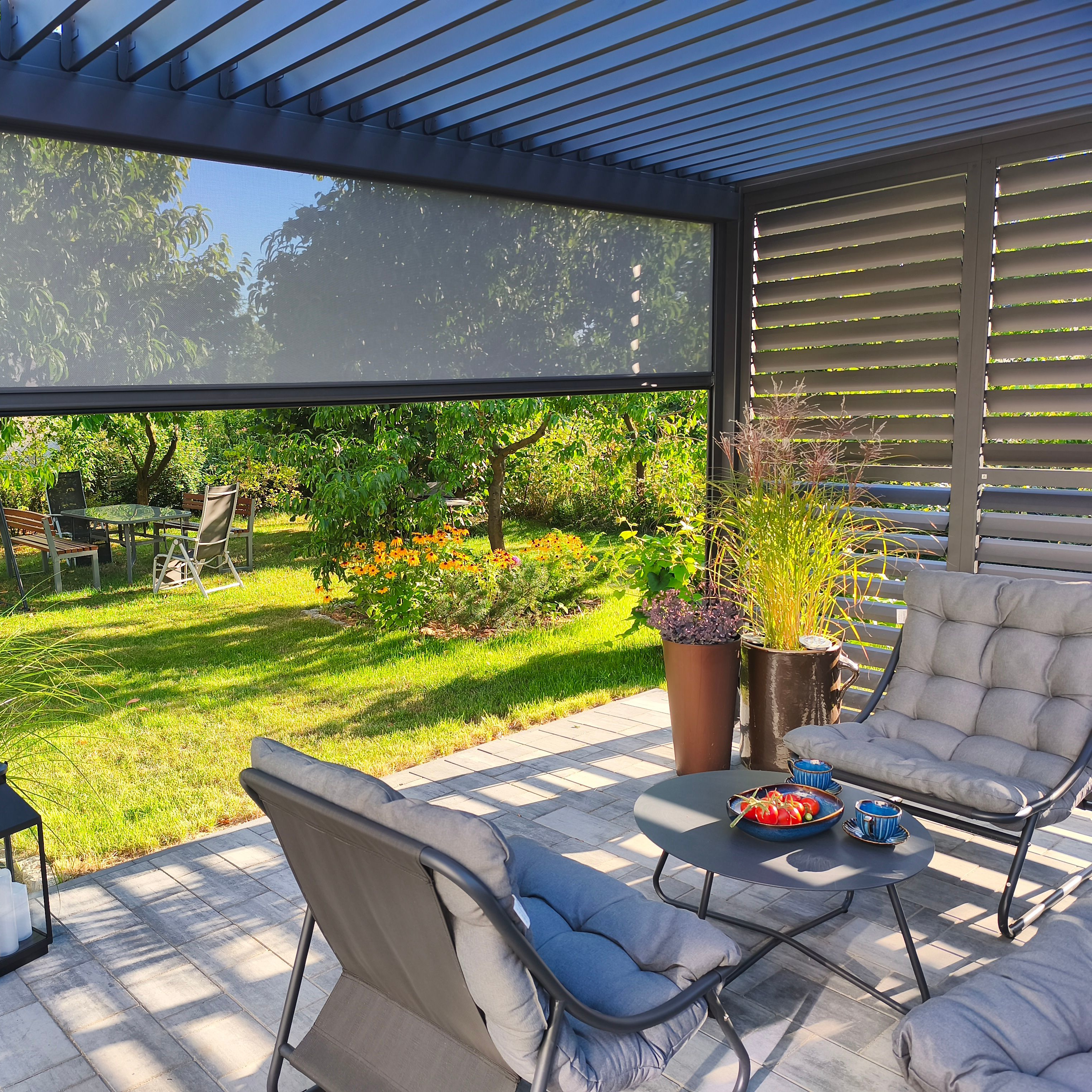 Regulowany panel żaluzjowy do pergoli PREMIUM 3m, anthracite - GUTROOF  zdjęcie realizacji 2