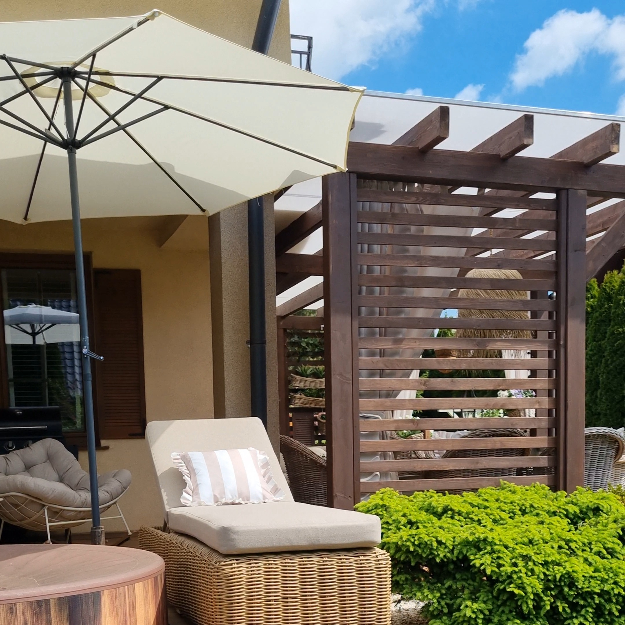 Parasol ogrodowy MOOREA 3m Beige - Bjørkka zdjęcie realizacji 1