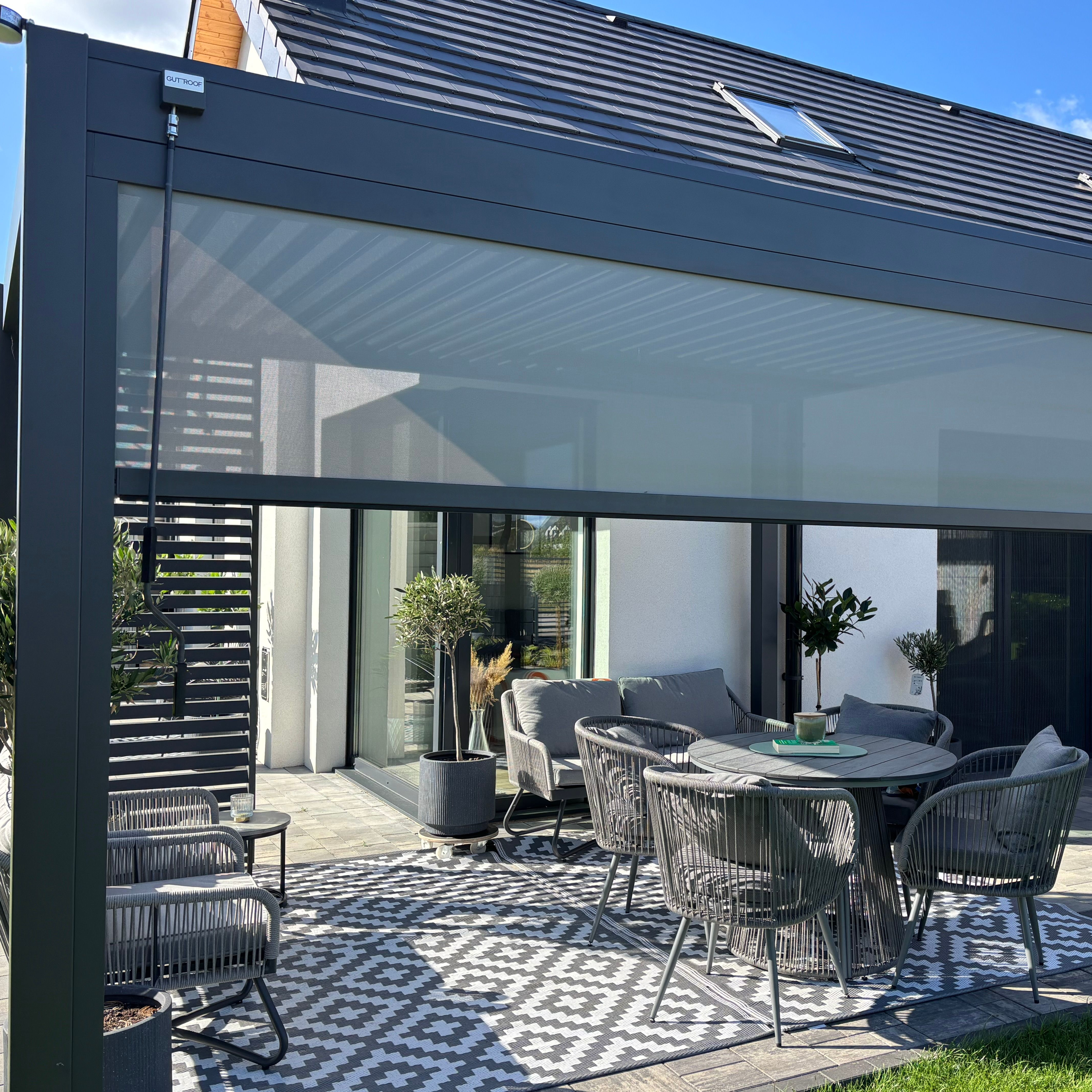 Pergola ogrodowa na taras ELEGANCE 3x4 Anthracite - Gutroof  zdjęcie realizacji 2
