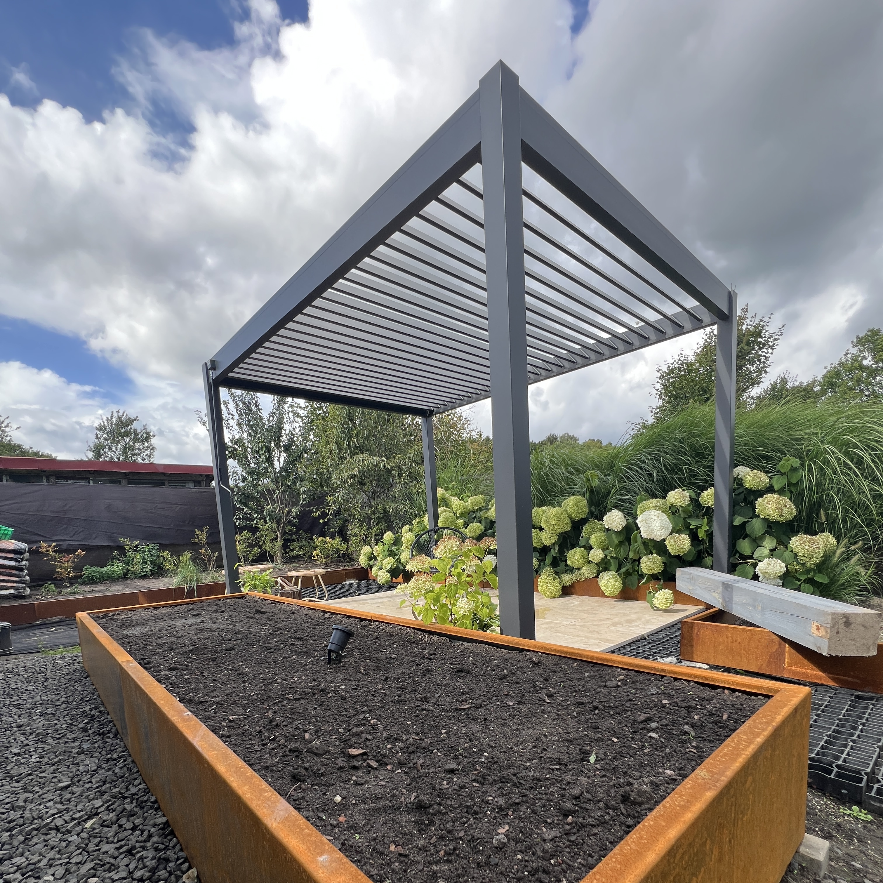 Pergola ogrodowa na taras ELEGANCE 3x4 Anthracite - Gutroof  zdjęcie realizacji 5