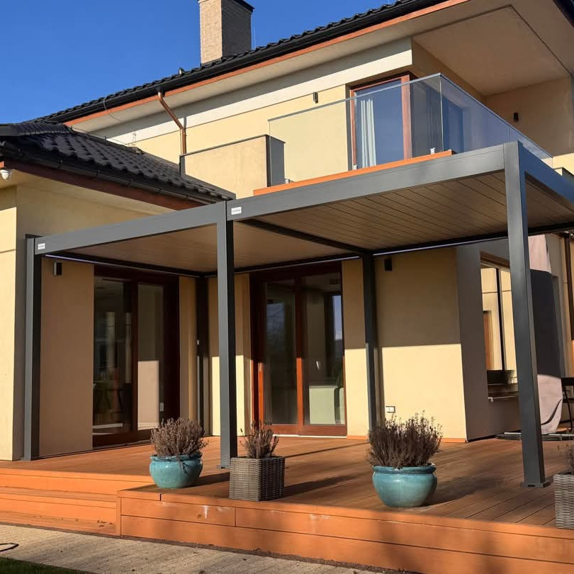 Pergola aluminiowa na ogród ELEGANCE 3x6 Anthracite/Light Grey - Gutroof zdjęcie realizacji 3
