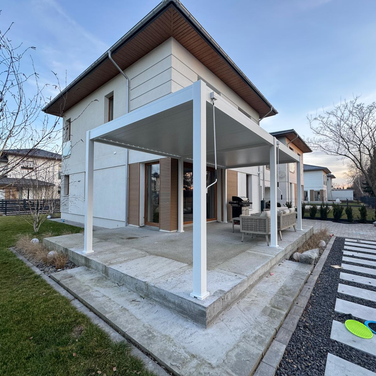 Pergola ogrodowa ELEGANCE 3x6 White - Gutroof  zdjęcie realizacji 1