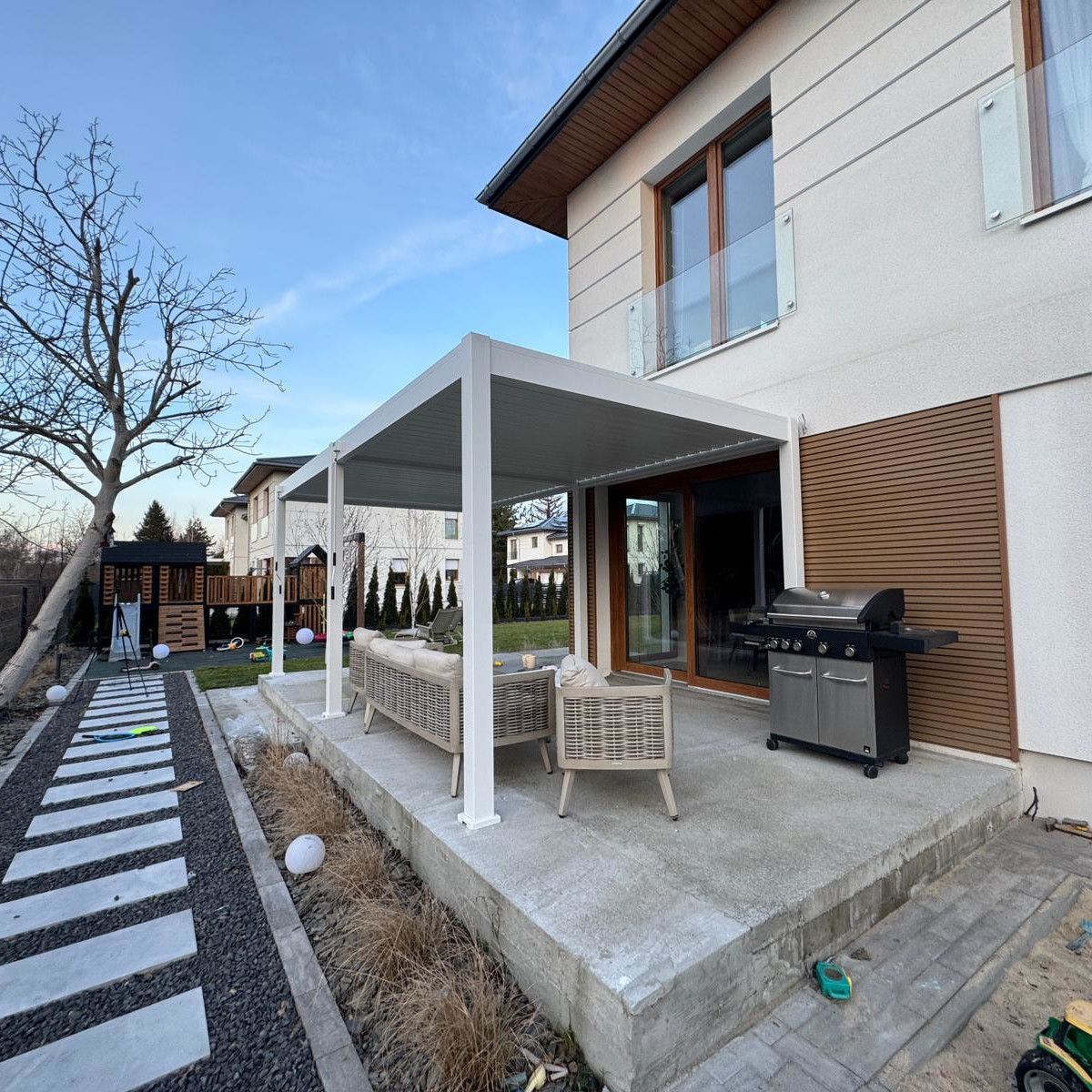 Pergola ogrodowa ELEGANCE 3x6 White - Gutroof  zdjęcie realizacji 2