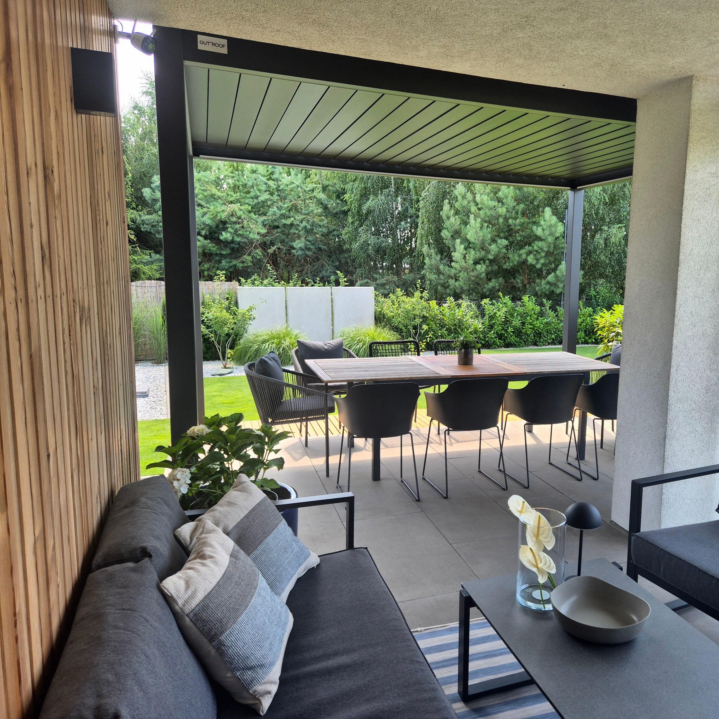Pergola automatyczna ELEGANCE AUTOMATIC 3x4 z oświetleniem LED Anthracite - Gutroof zdjęcie realizacji 3