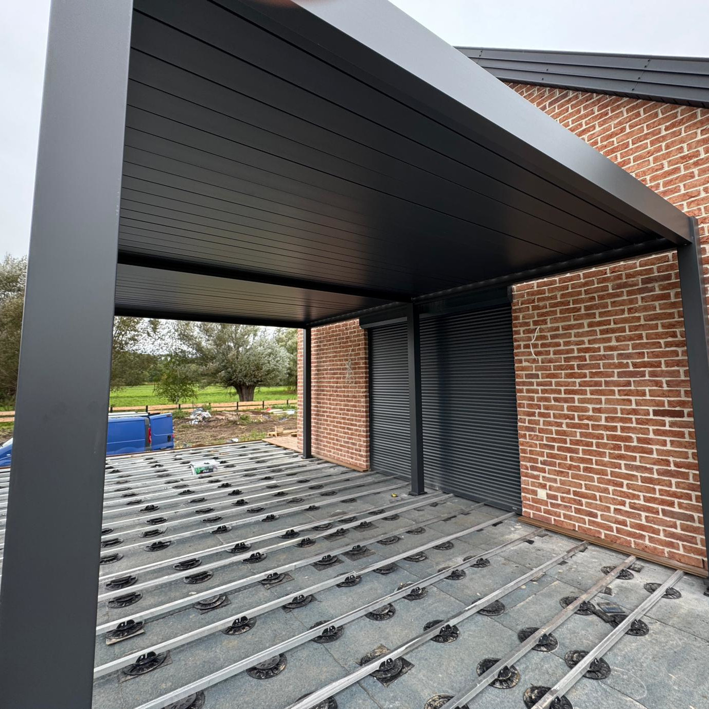 Pergola tarasowa 3.6x7.2 DELUXE Anthracite - Gutroof  zdjęcie realizacji 3