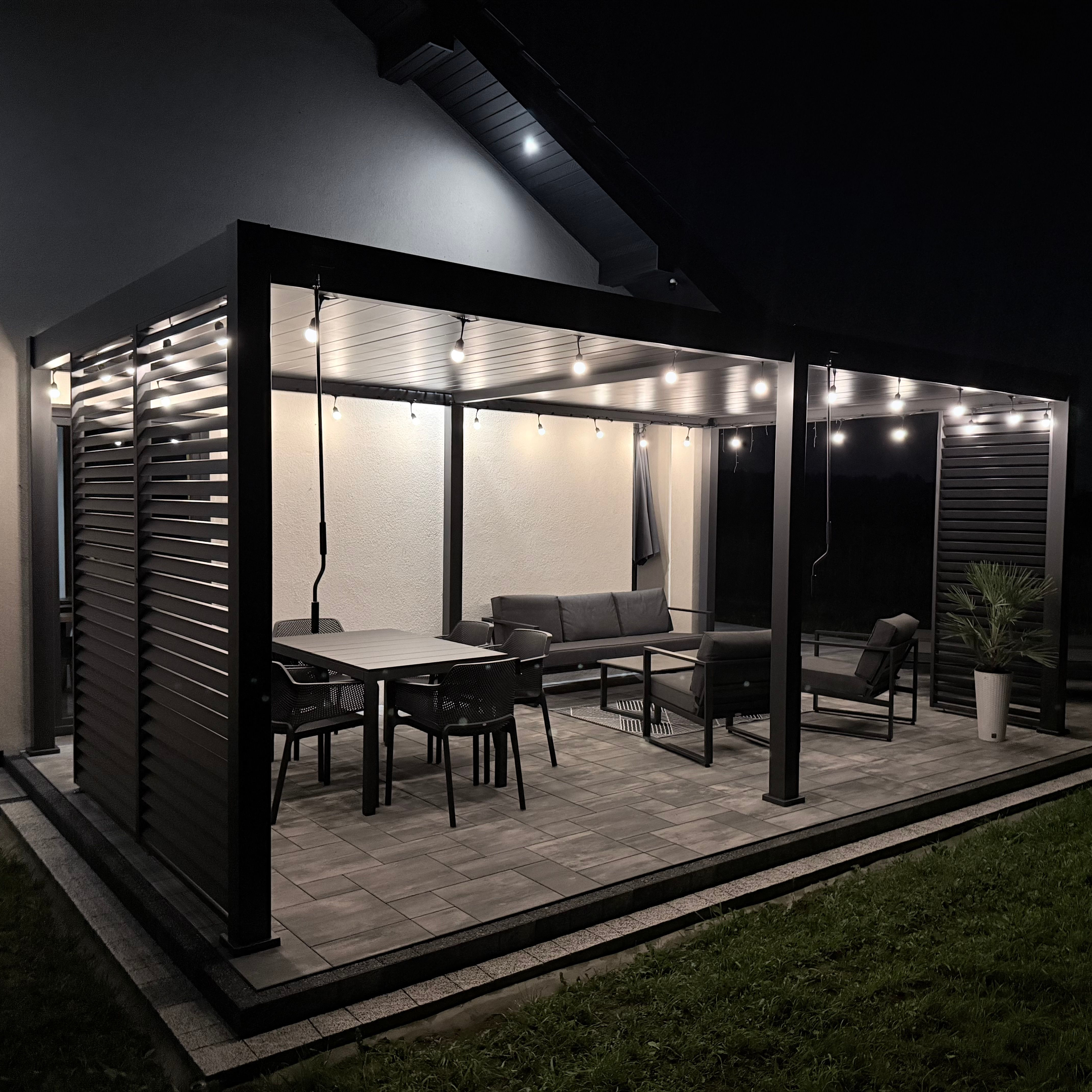 Panel żaluzjowy poziomy do pergoli ELEGANCE/DELUXE/FUSION 1 m Anthracite - Gutroof  zdjęcie realizacji 4