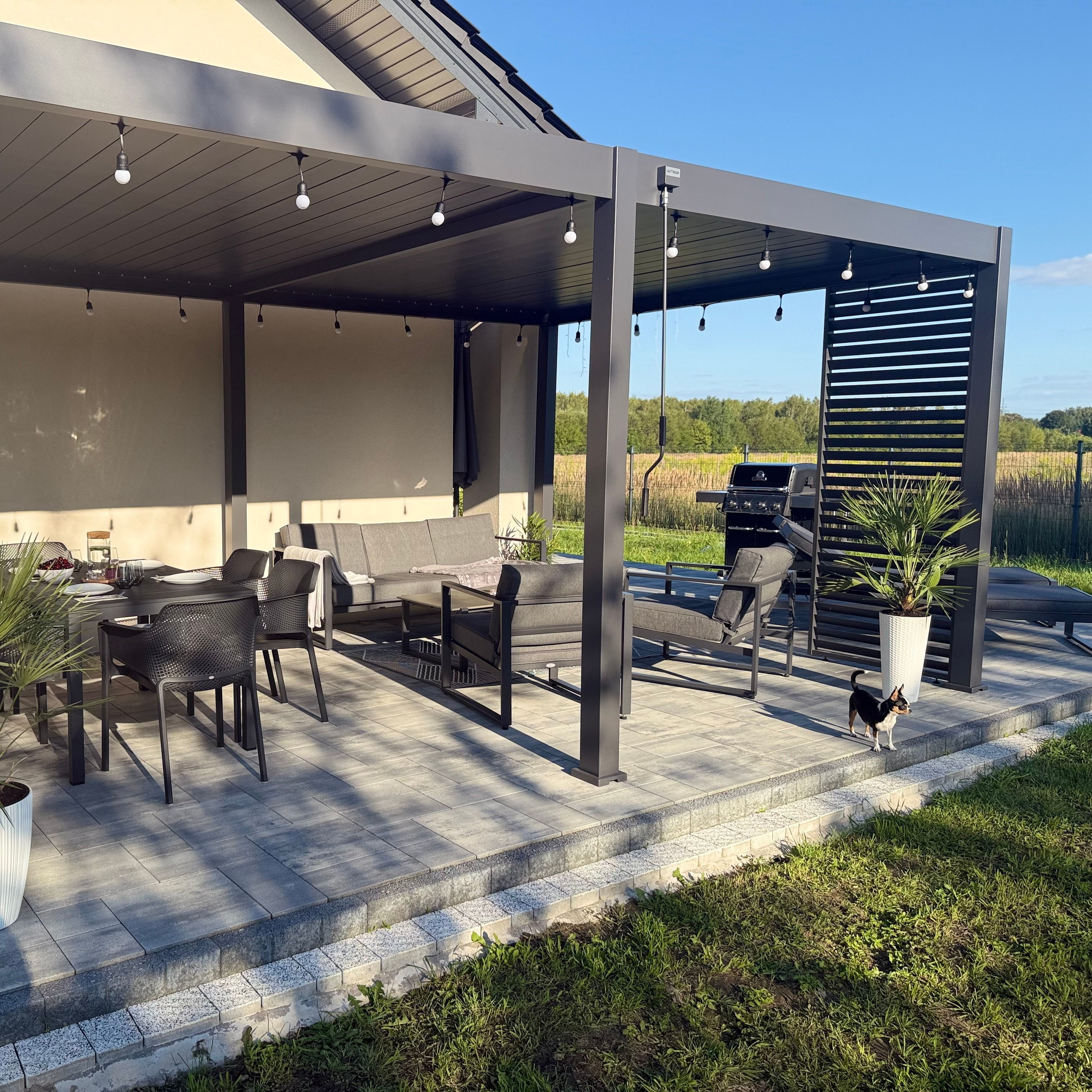 Panel żaluzjowy poziomy do pergoli ELEGANCE/DELUXE/FUSION 1 m Anthracite - Gutroof  zdjęcie realizacji 6