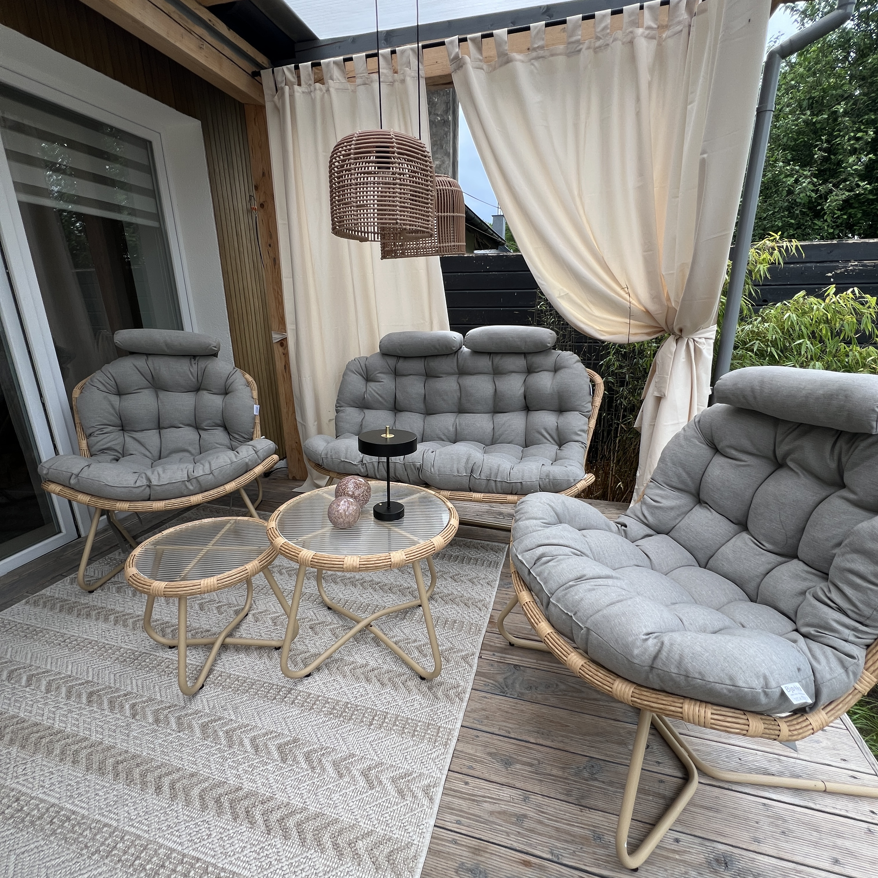 Zestaw mebli ogrodowych RODOS CAFFE Natural/Light Grey - Bjørkka zdjęcie realizacji 4