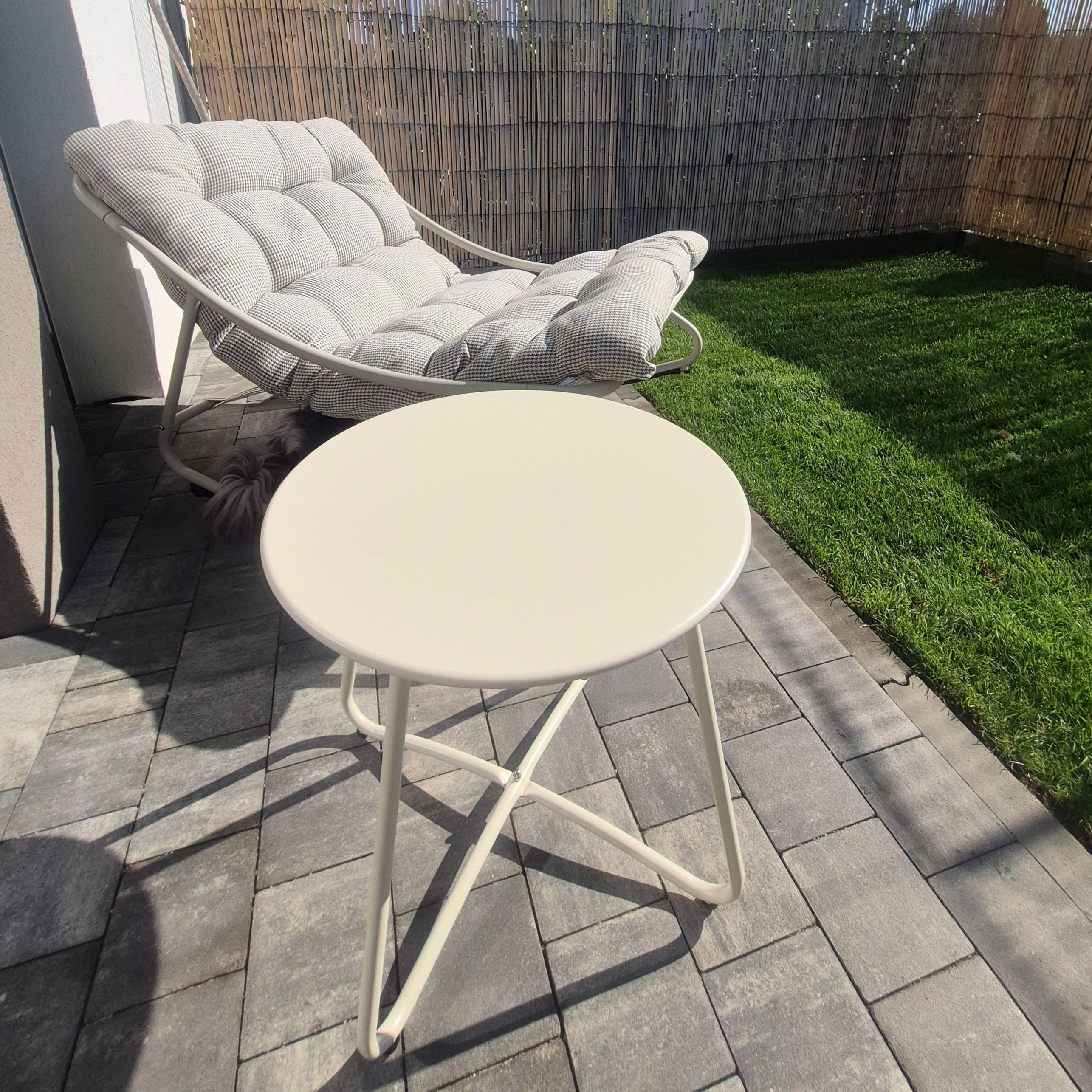 Stolik ogrodowy ART Light Beige, śr. 45cm - Bjørkka zdjęcie realizacji 1
