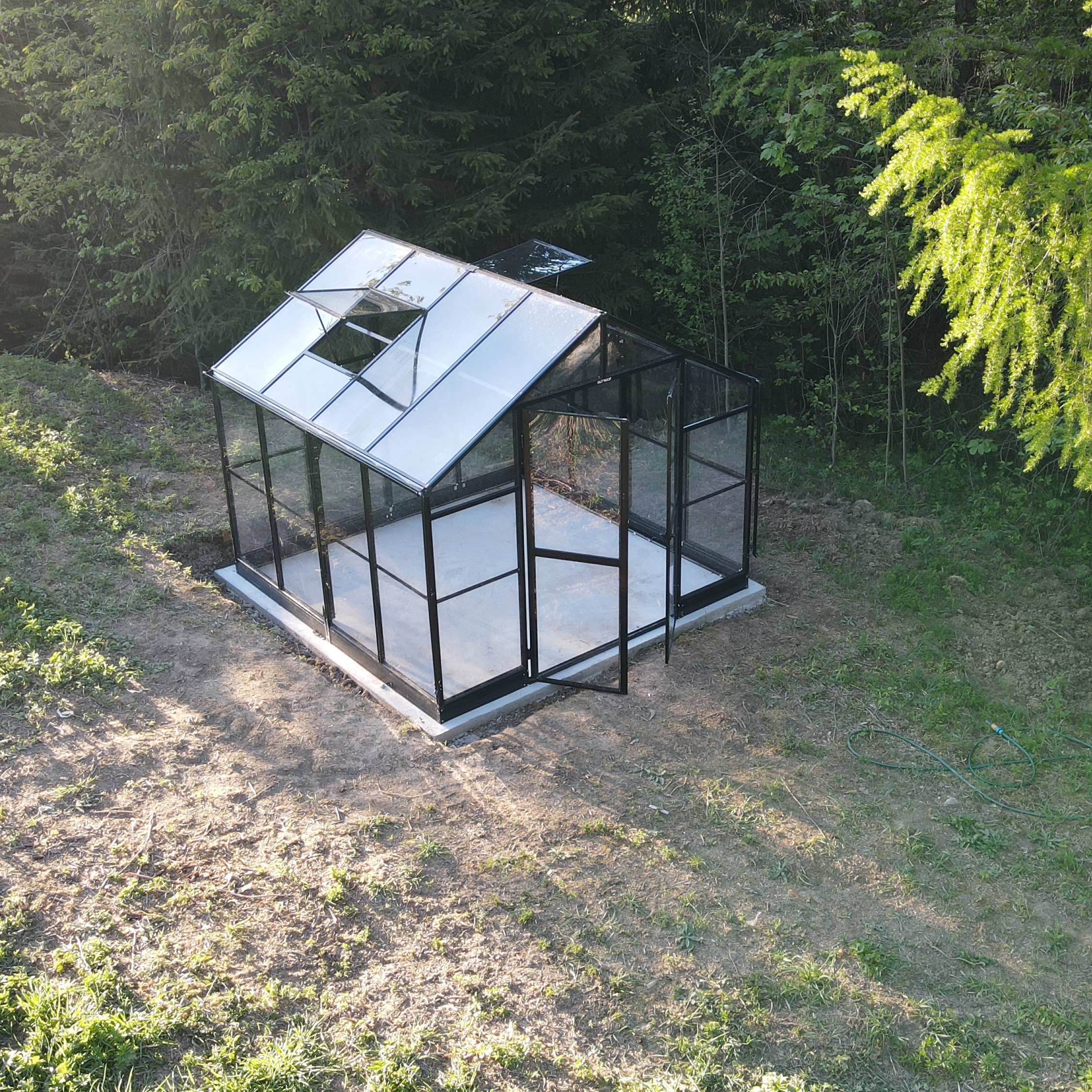 Szklarnia poliwęglanowa PREMIUM Solid PC 278x278cm Black - Cultivo zdjęcie realizacji 1