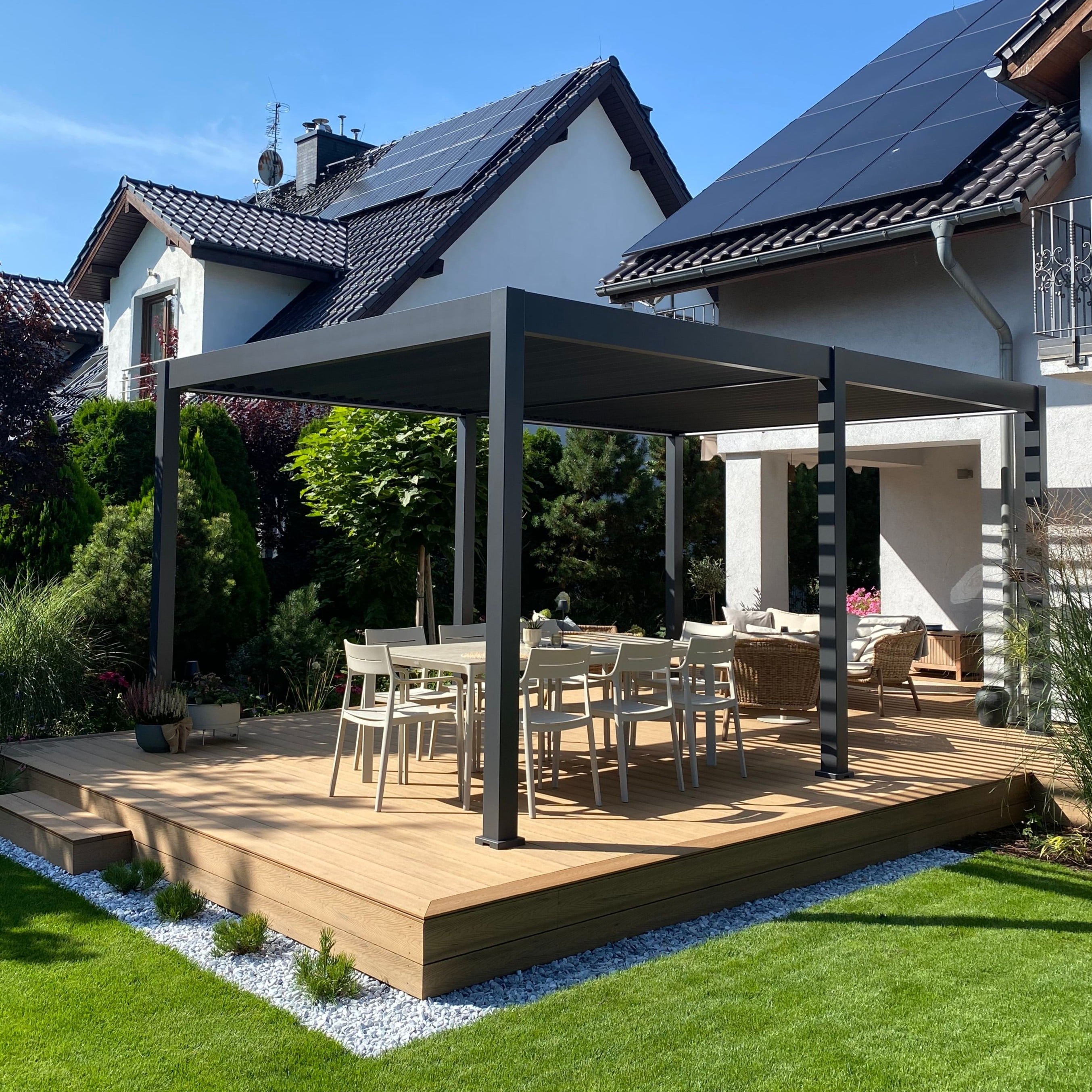 Pergola ogrodowa DELUXE Automatic + LED 3,6x5,3 Anthracite - Gutroof zdjęcie realizacji 1