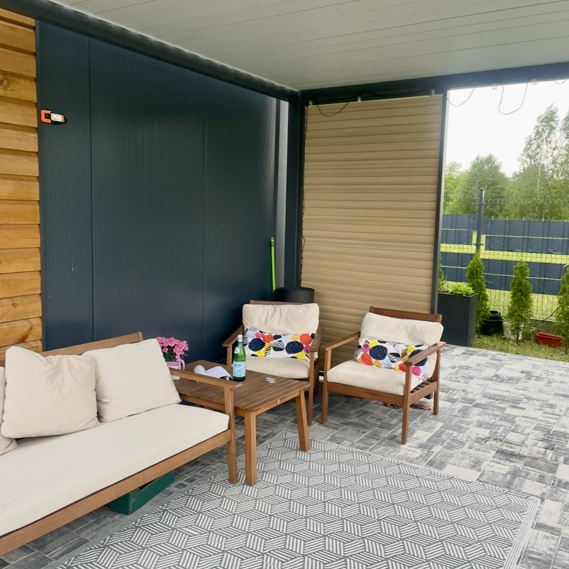 Panel żaluzjowy poziomy regulowany do pergoli ELEGANCE/DELUXE/FUSION 1.3 m Woodgrain - Gutroof zdjęcie realizacji 1
