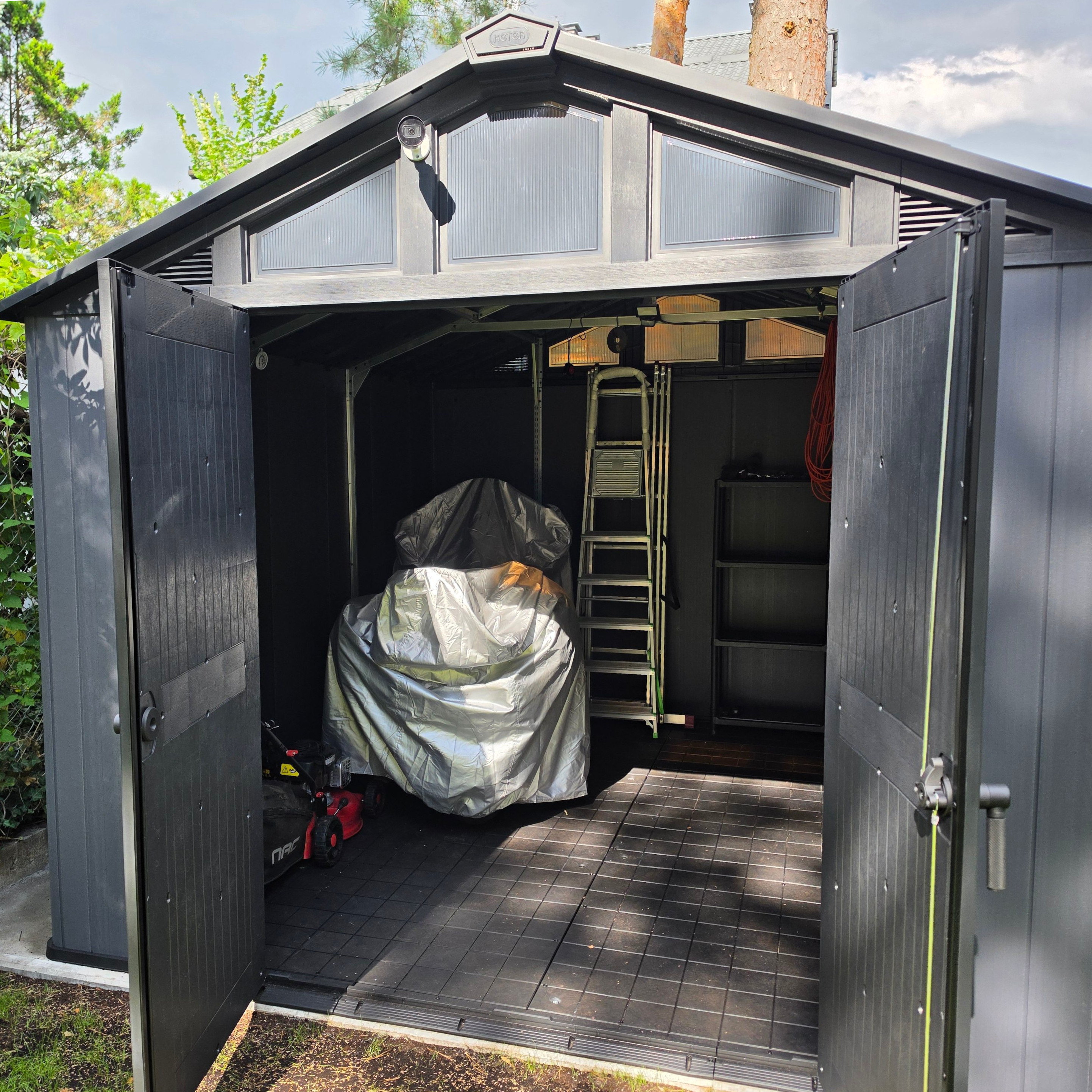 Domek narzędziowy STRONGHOLD SHED 10x11,5 szary - Keter zdjęcie realizacji 3