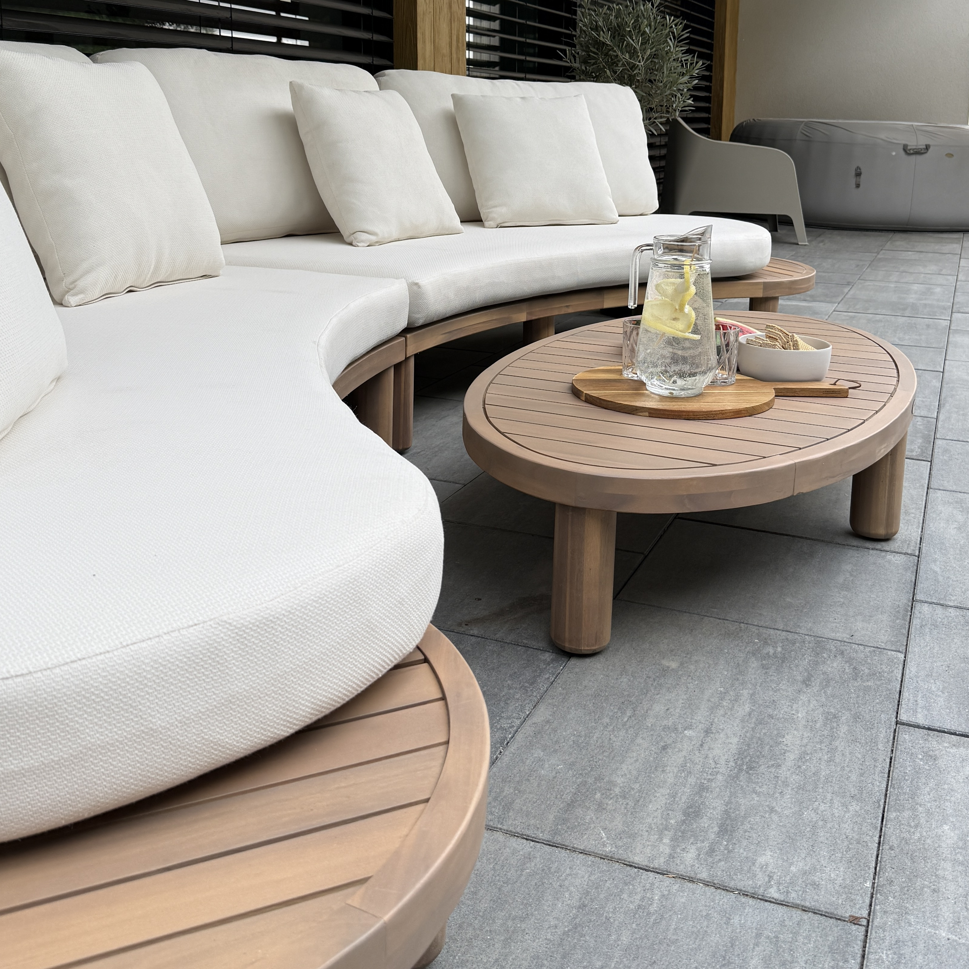 Narożnik ogrodowy z drewna akacjowego LUMIA CAFFE  Acacia Wood - Bjørkka zdjęcie realizacji 4