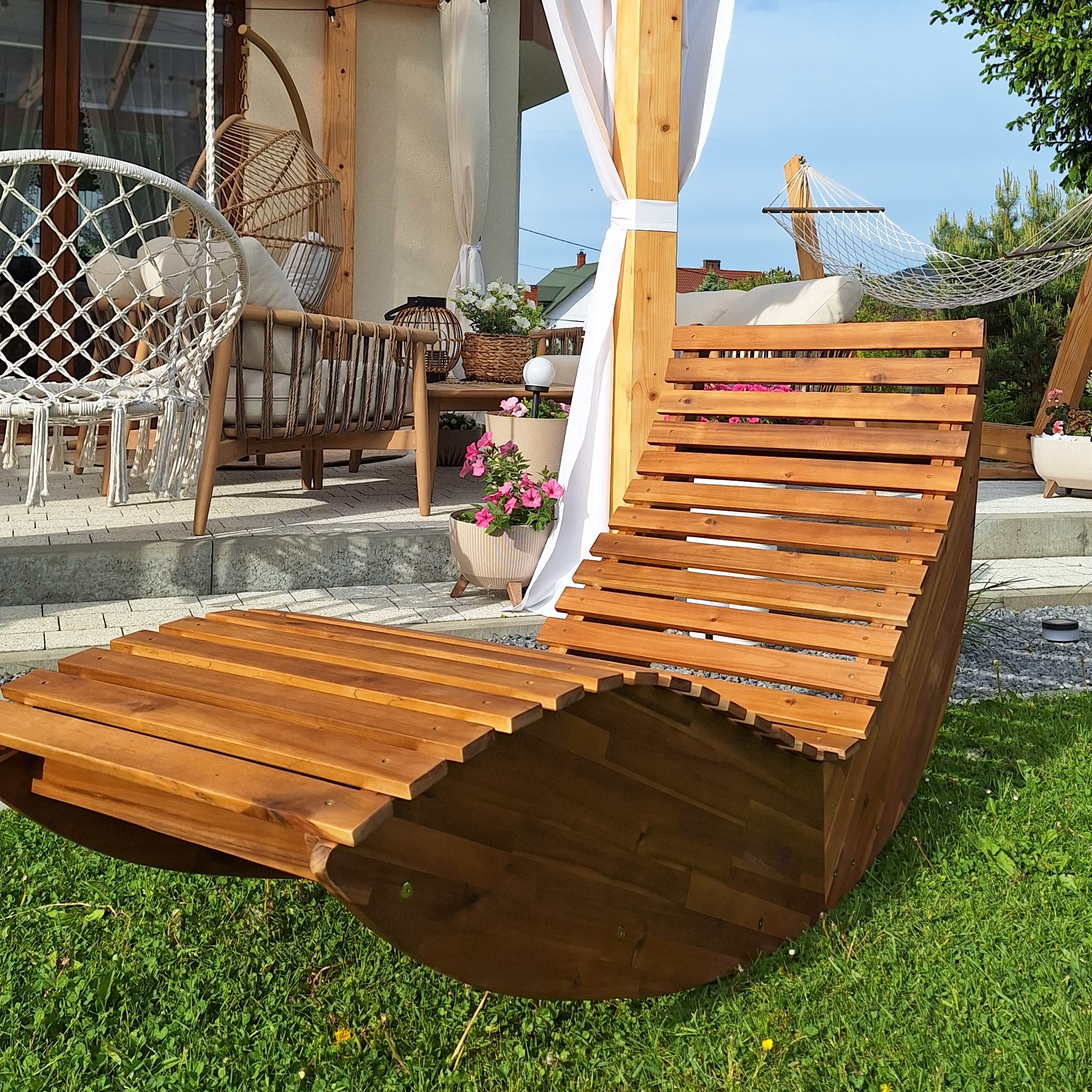 Leżak ogrodowy PALAWAN drewniany ACACIA WOOD - BJORKKA zdjęcie realizacji 2