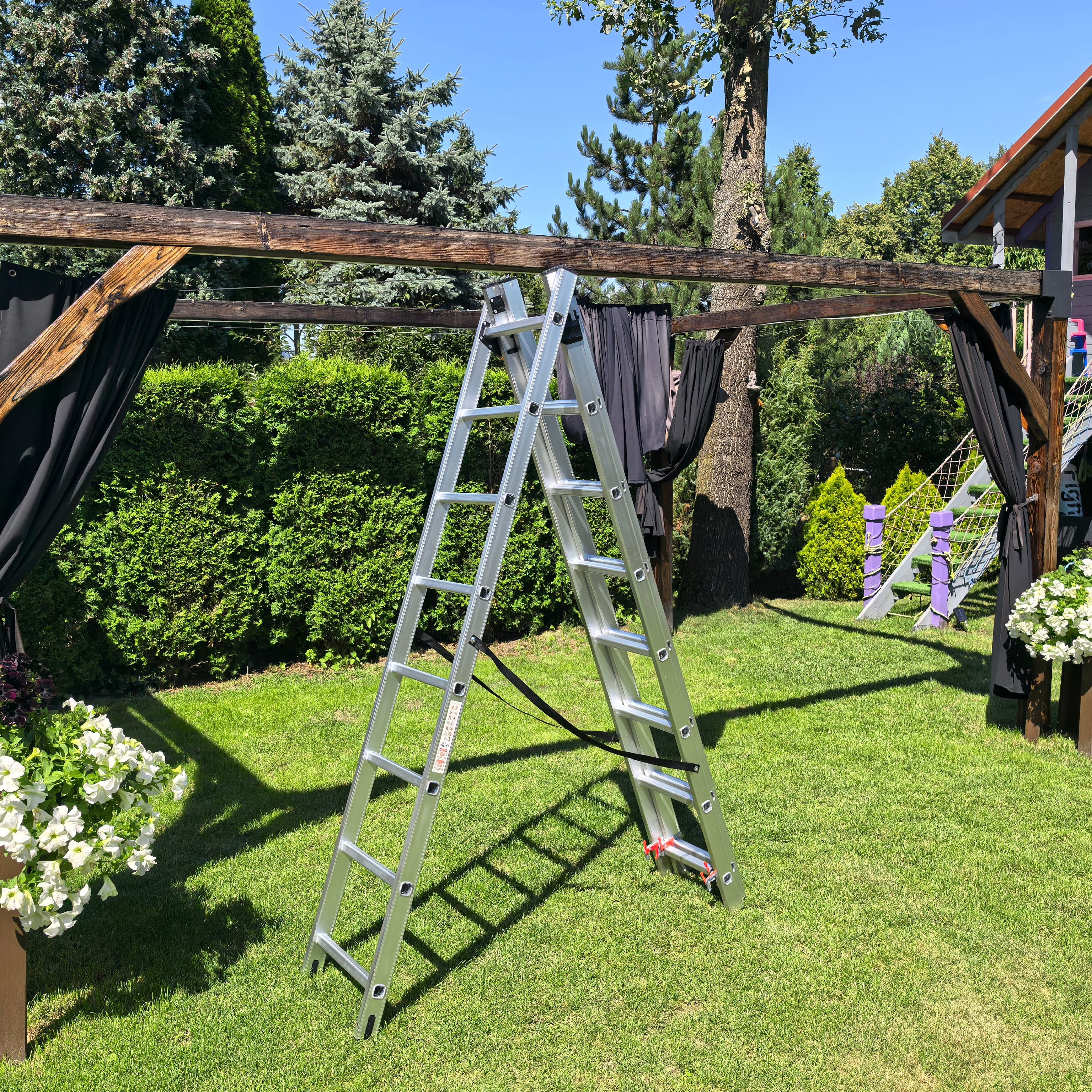 Wielofunkcyjna drabina aluminiowa 3x8 – HARDMAISTER zdjęcie realizacji 3