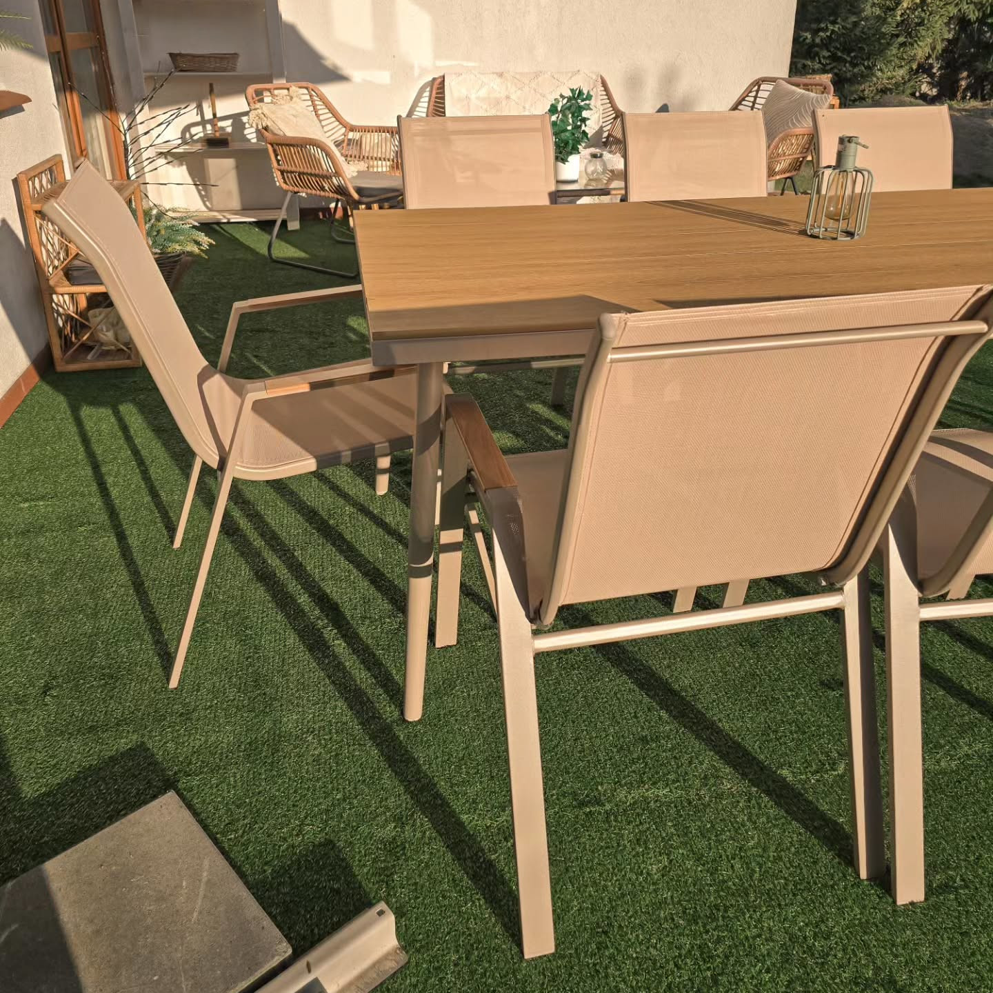 Zestaw mebli jadalnianych na taras NOVA DINING 8+1 Taupe - Bjørkka zdjęcie realizacji 6
