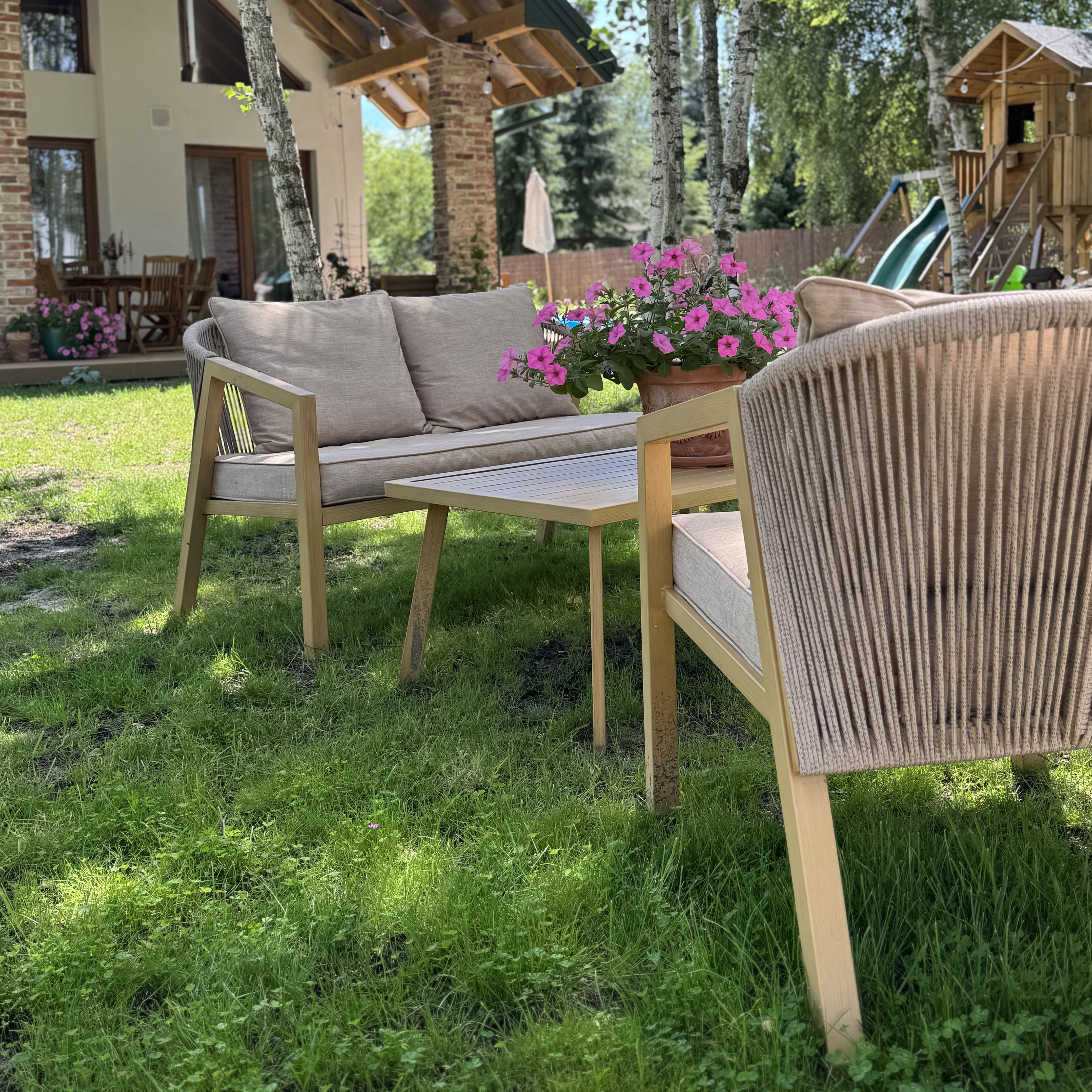 Zestaw tarasowy LOARA CAFFE  WOOD LOOK - Bjørkka zdjęcie realizacji 1