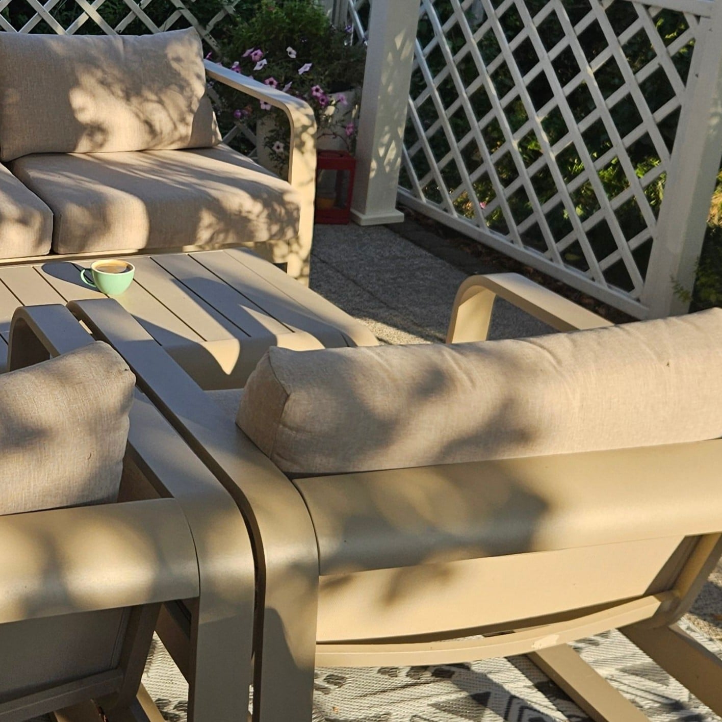 Zestaw mebli ogrodowych ANTALYA CAFFE Light Beige - Bjørkka zdjęcie realizacji 2