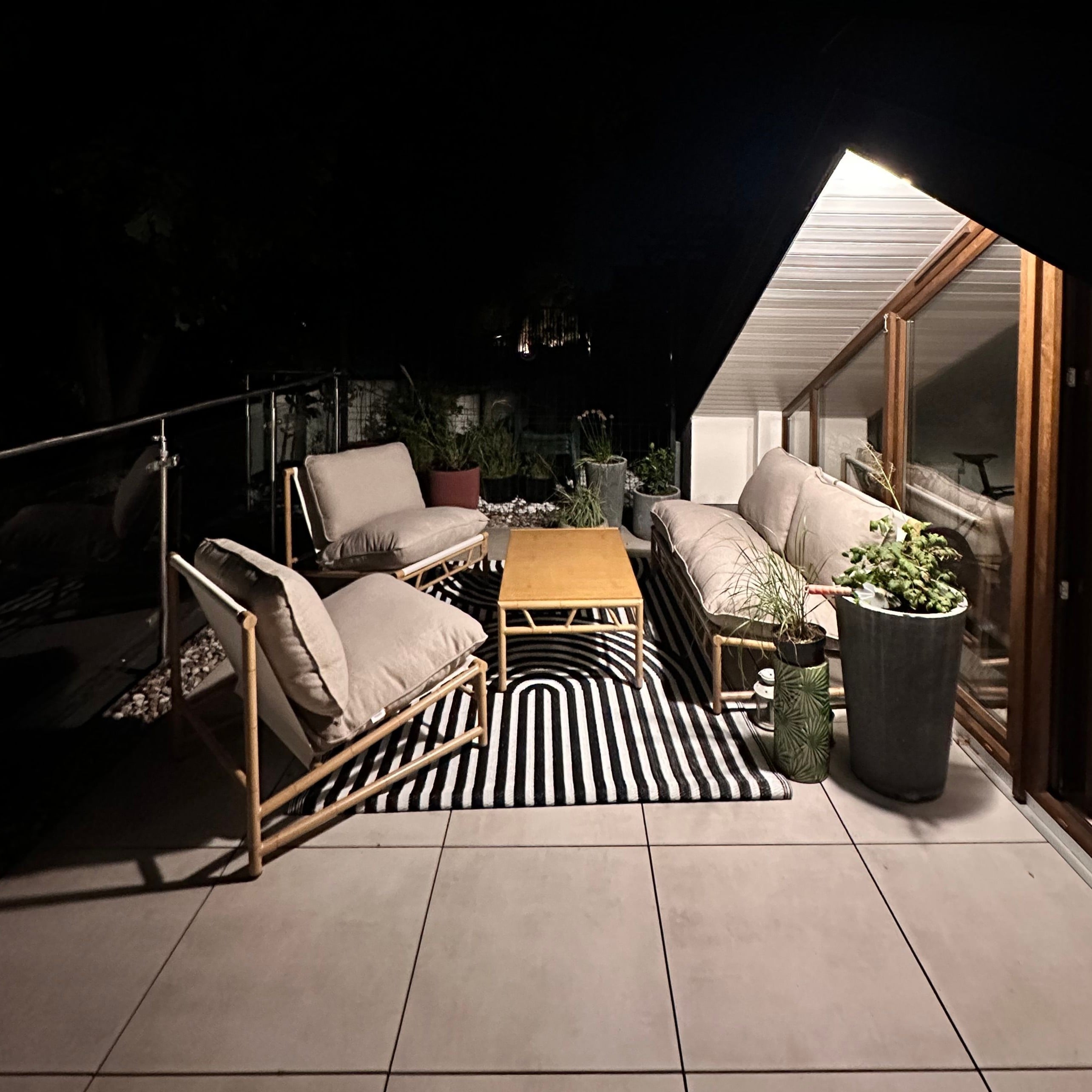 Zestaw ogrodowy MAKANI CAFFE Grey/Beige - Bjørkka zdjęcie realizacji 3