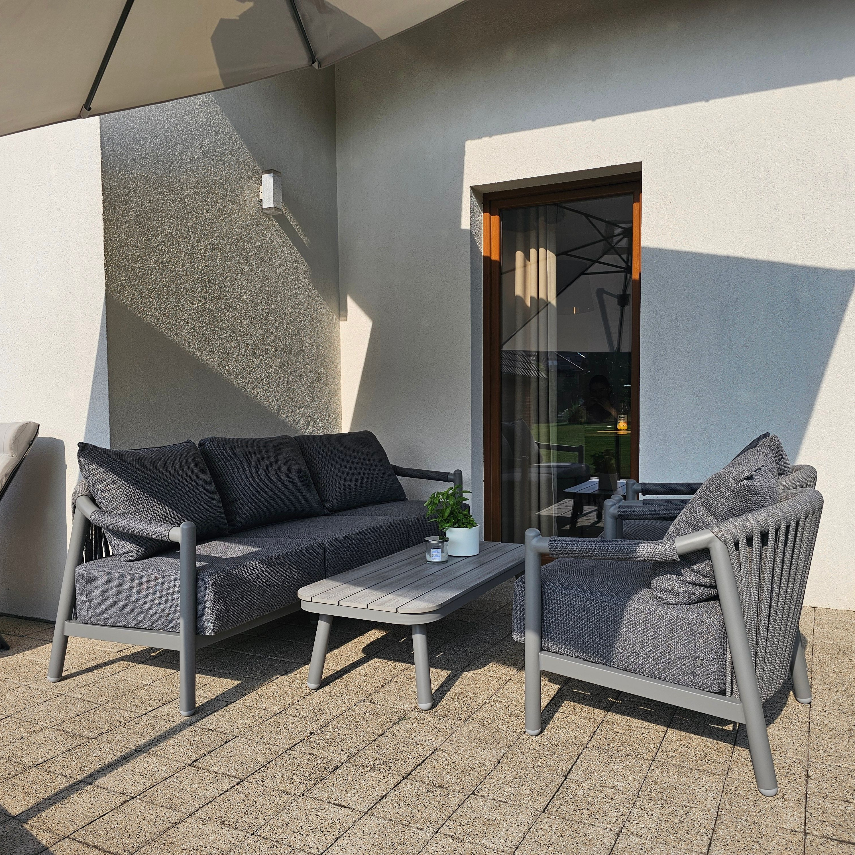 Meble tarasowe z aluminium MONTI CAFFE GREY - FURRORE zdjęcie realizacji 1