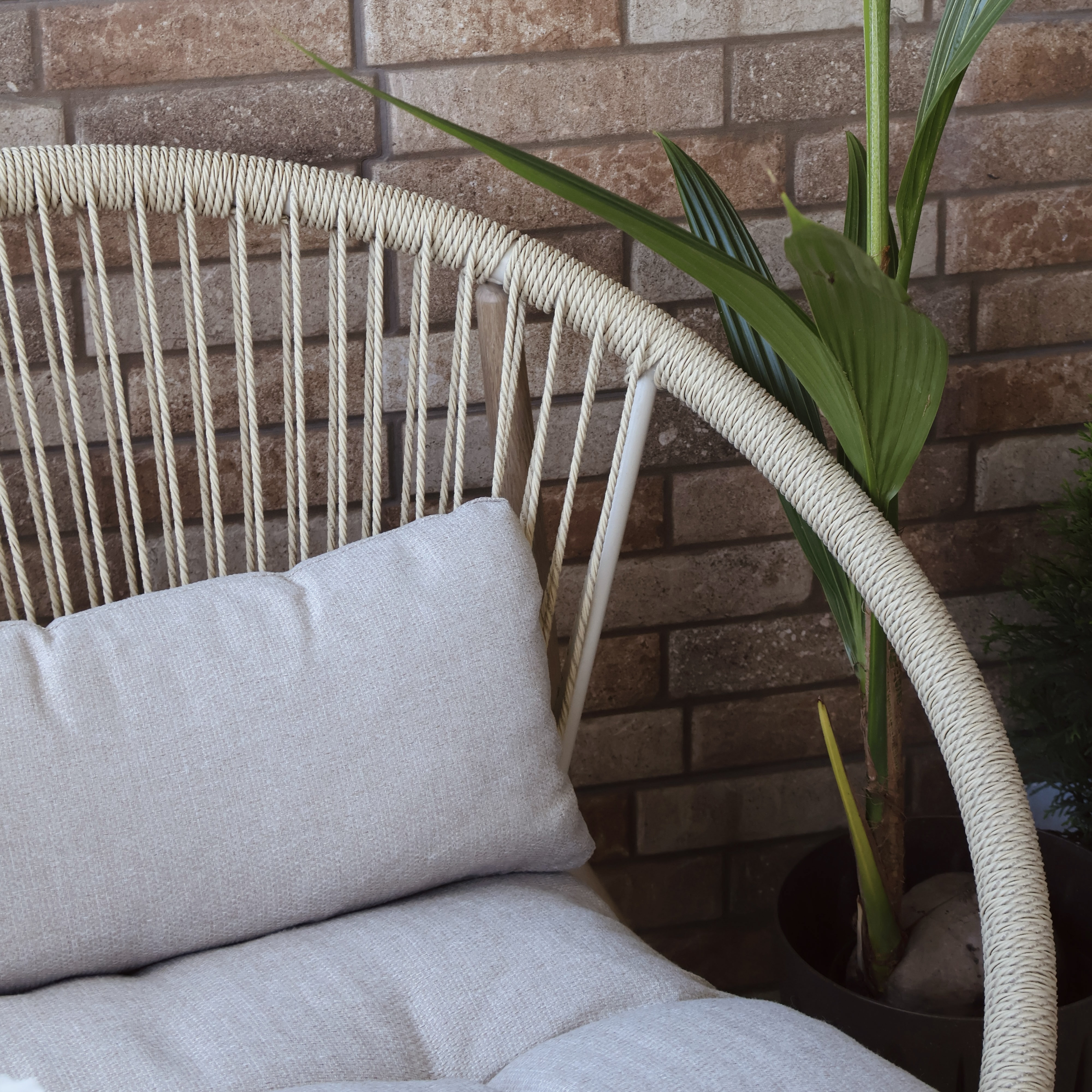 Komplet mebli na ogród GALLA 2+1 Light Beige - Bjørkka zdjęcie realizacji 6