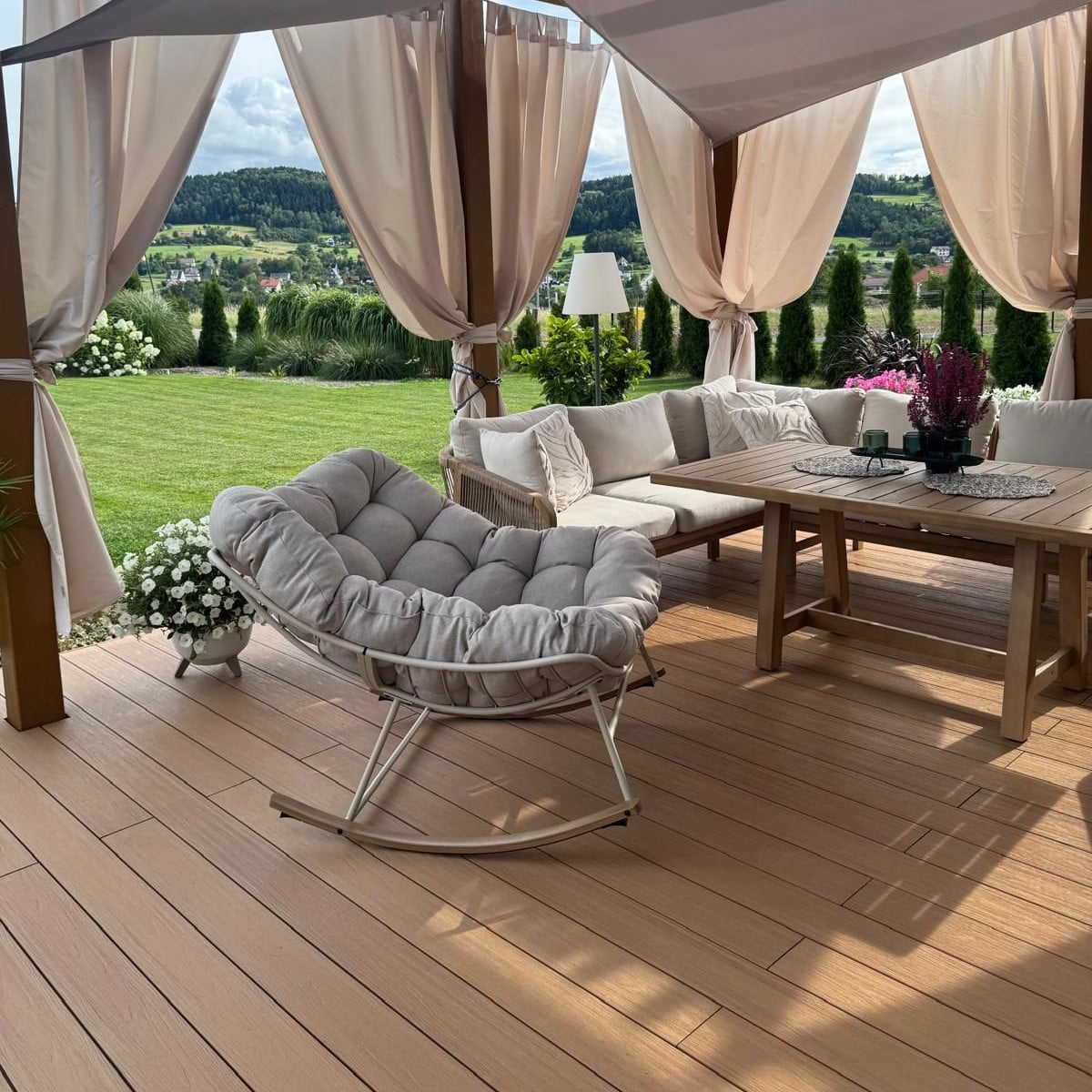 Fotel bujany RONDA Light Beige - BJORKKA zdjęcie realizacji 13