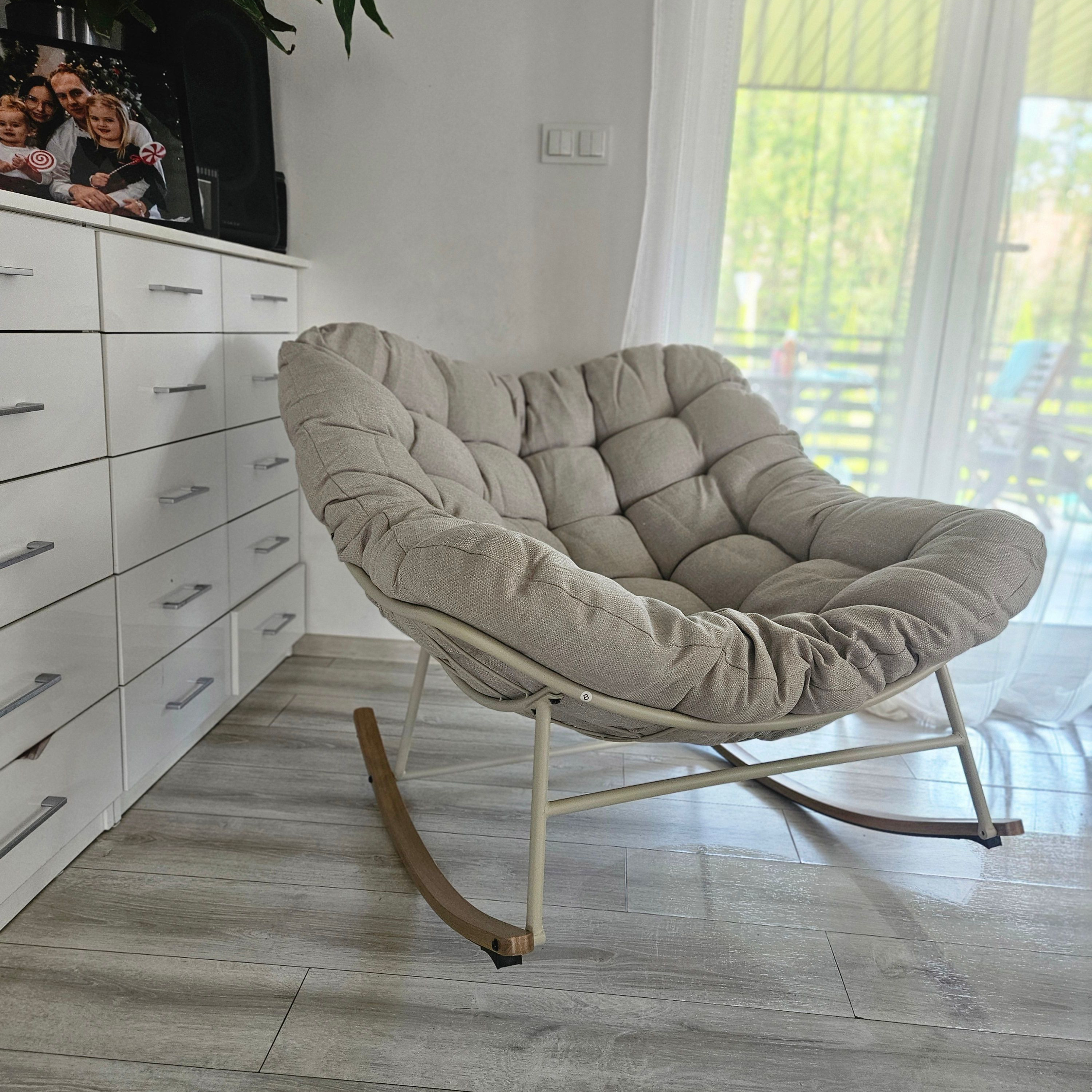 Fotel bujany RONDA Light Beige - BJORKKA zdjęcie realizacji 7