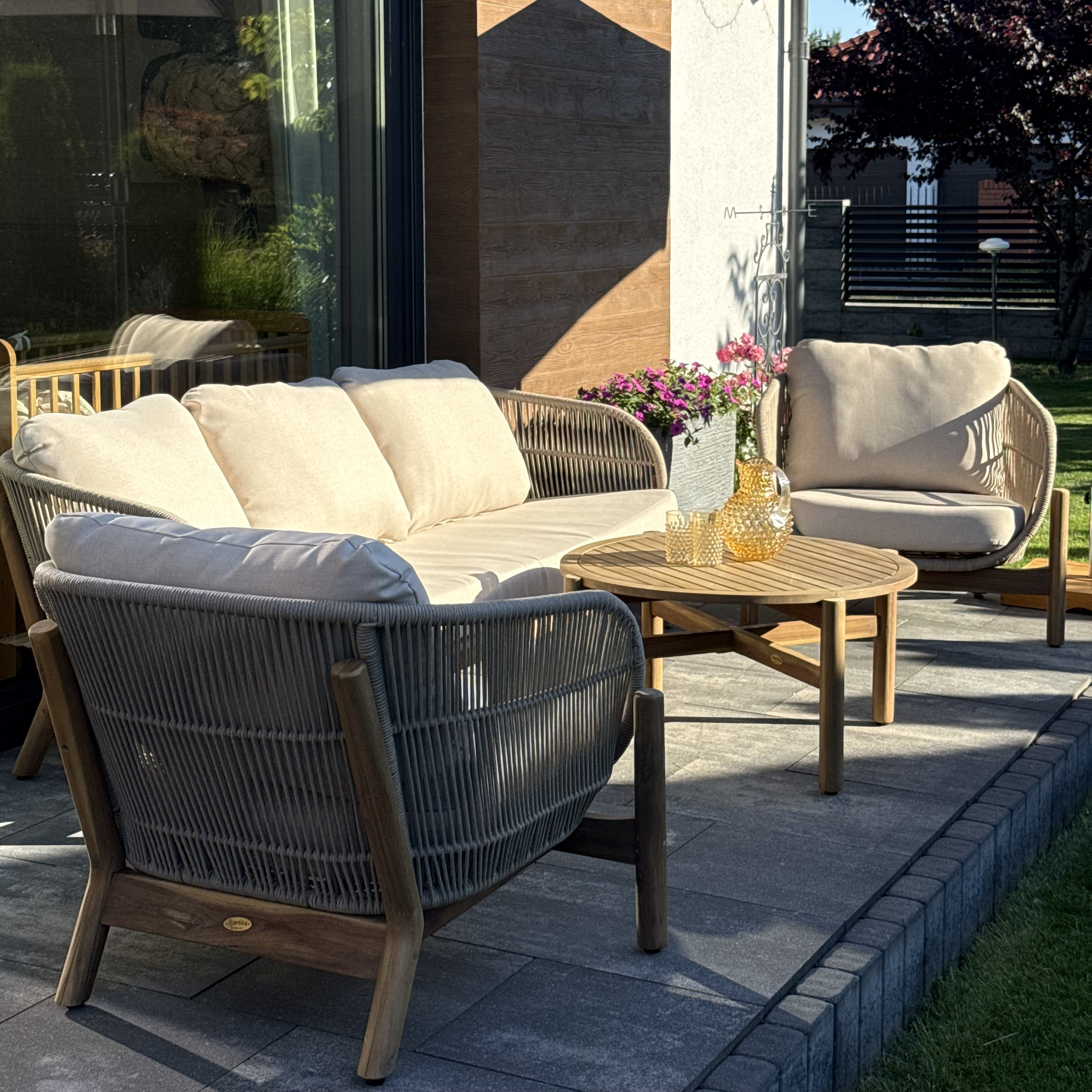 Zestaw mebli na taras BERGEN CAFFE MAX Acacia Wood - Bjørkka zdjęcie realizacji 3