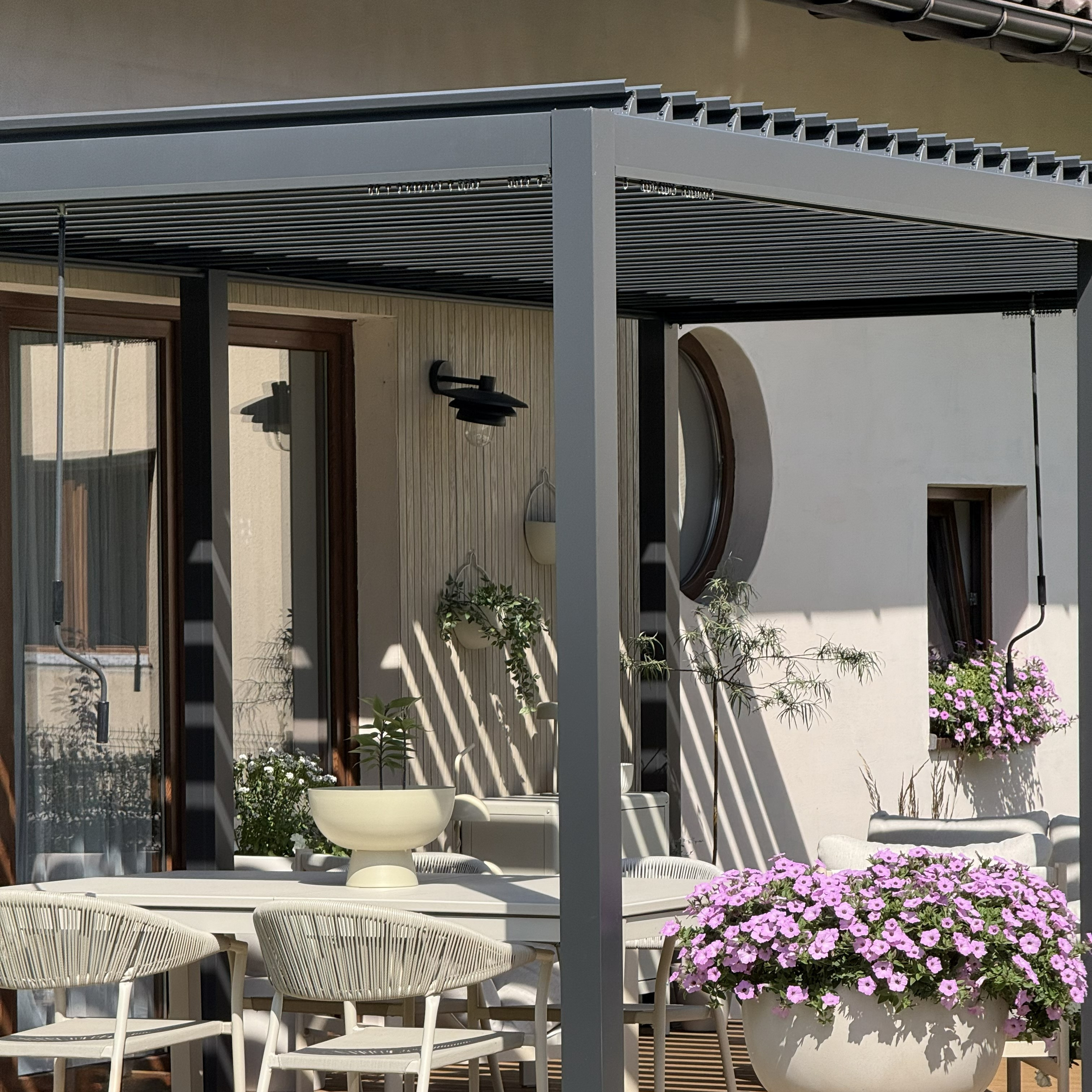 Pergola ogrodowa PRIMARY 3x5.8 Anthracite - Gutroof zdjęcie realizacji 1