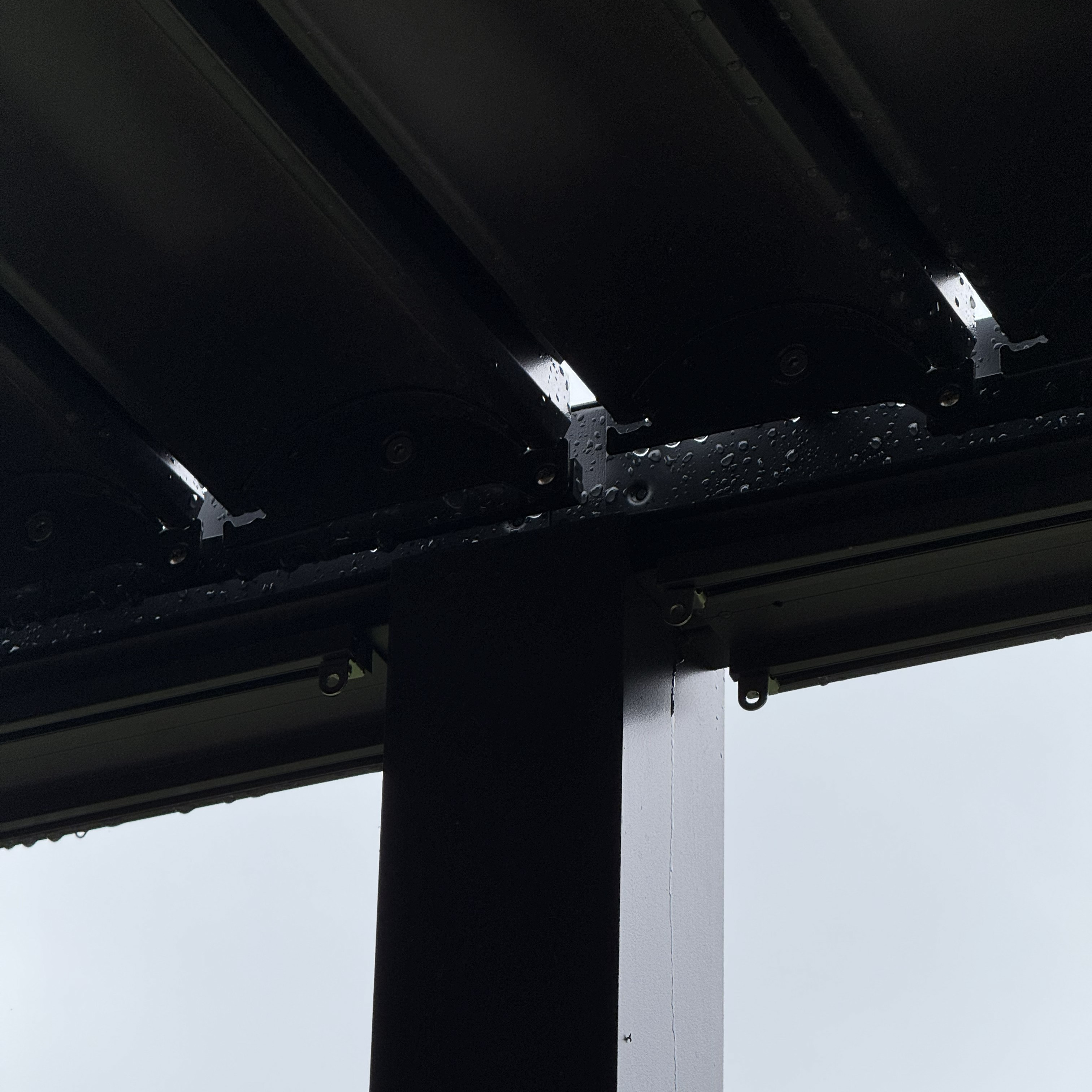 Pergola ogrodowa PRIMARY 3x5.8 Anthracite - Gutroof zdjęcie realizacji 6