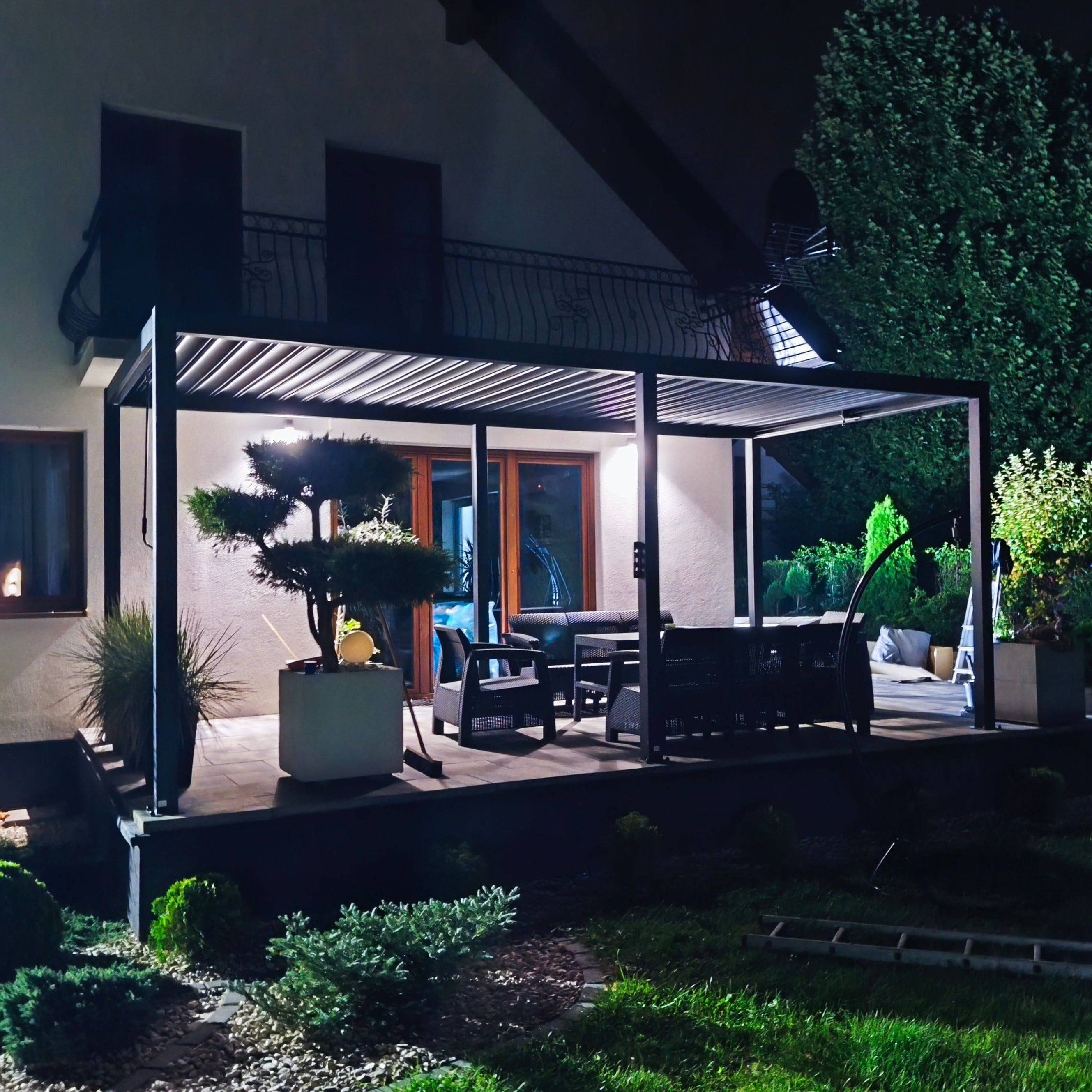 Pergola ogrodowa PRIMARY 3x5.8 Anthracite - Gutroof zdjęcie realizacji 10