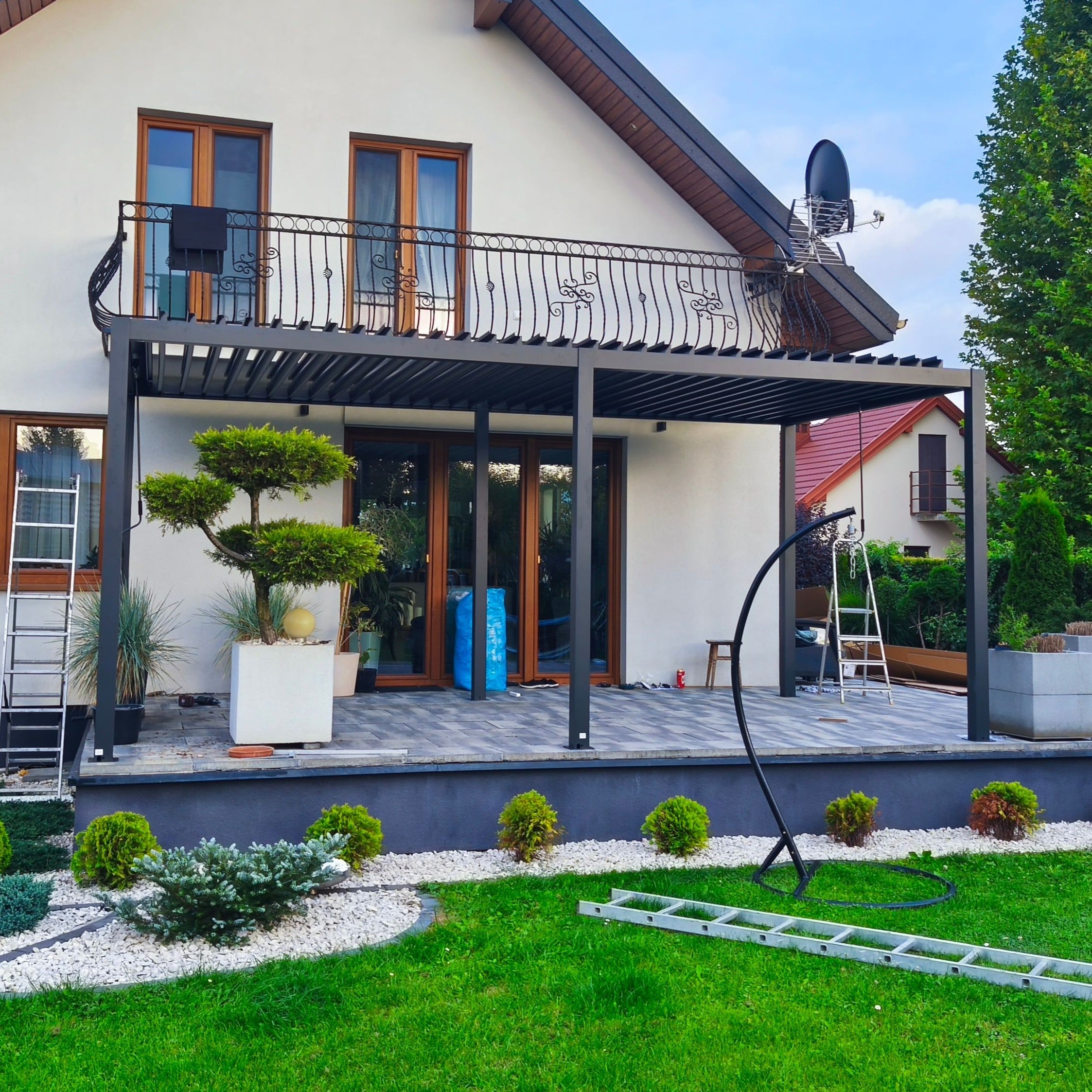 Pergola ogrodowa PRIMARY 3x5.8 Anthracite - Gutroof zdjęcie realizacji 11
