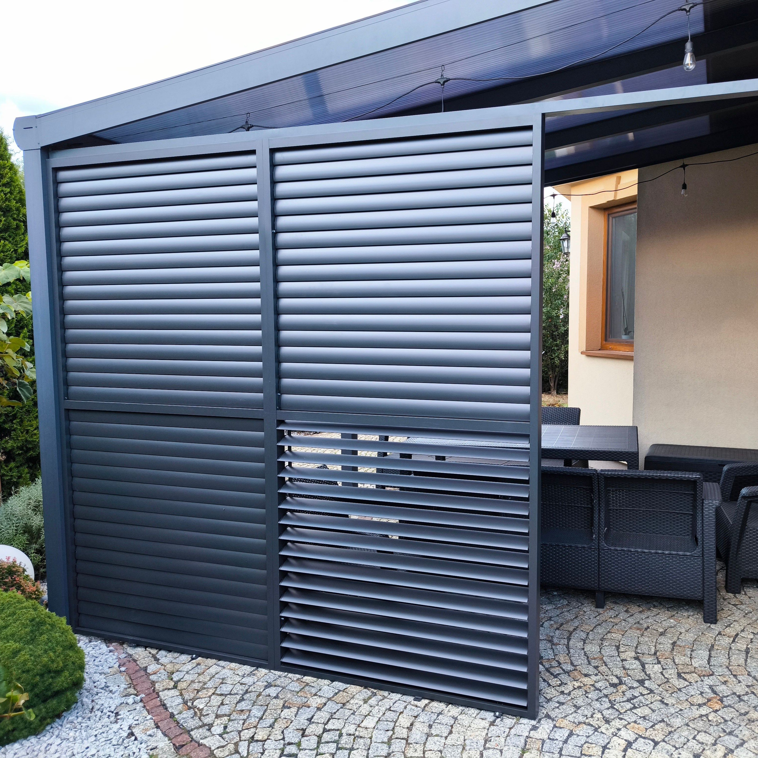 Regulowany panel żaluzjowy do pergoli PRIMARY 1,3 m, Anthracite - GUTROOF zdjęcie realizacji 11