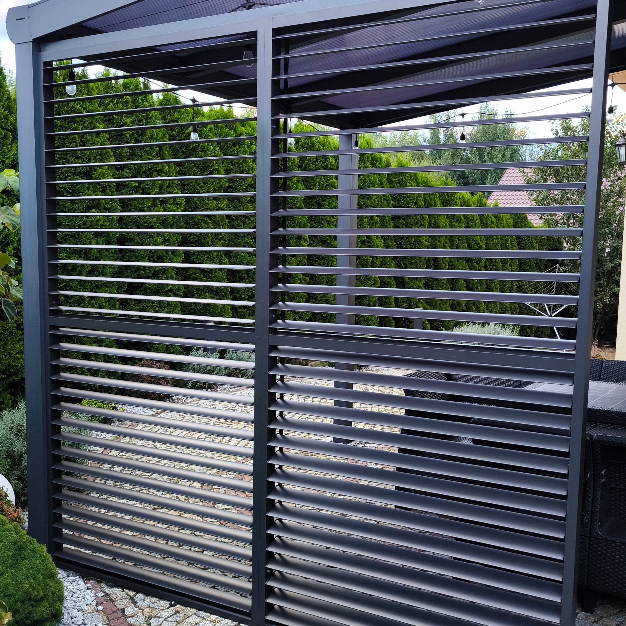 Regulowany panel żaluzjowy do pergoli PRIMARY 1,3 m, Anthracite - GUTROOF zdjęcie realizacji 9