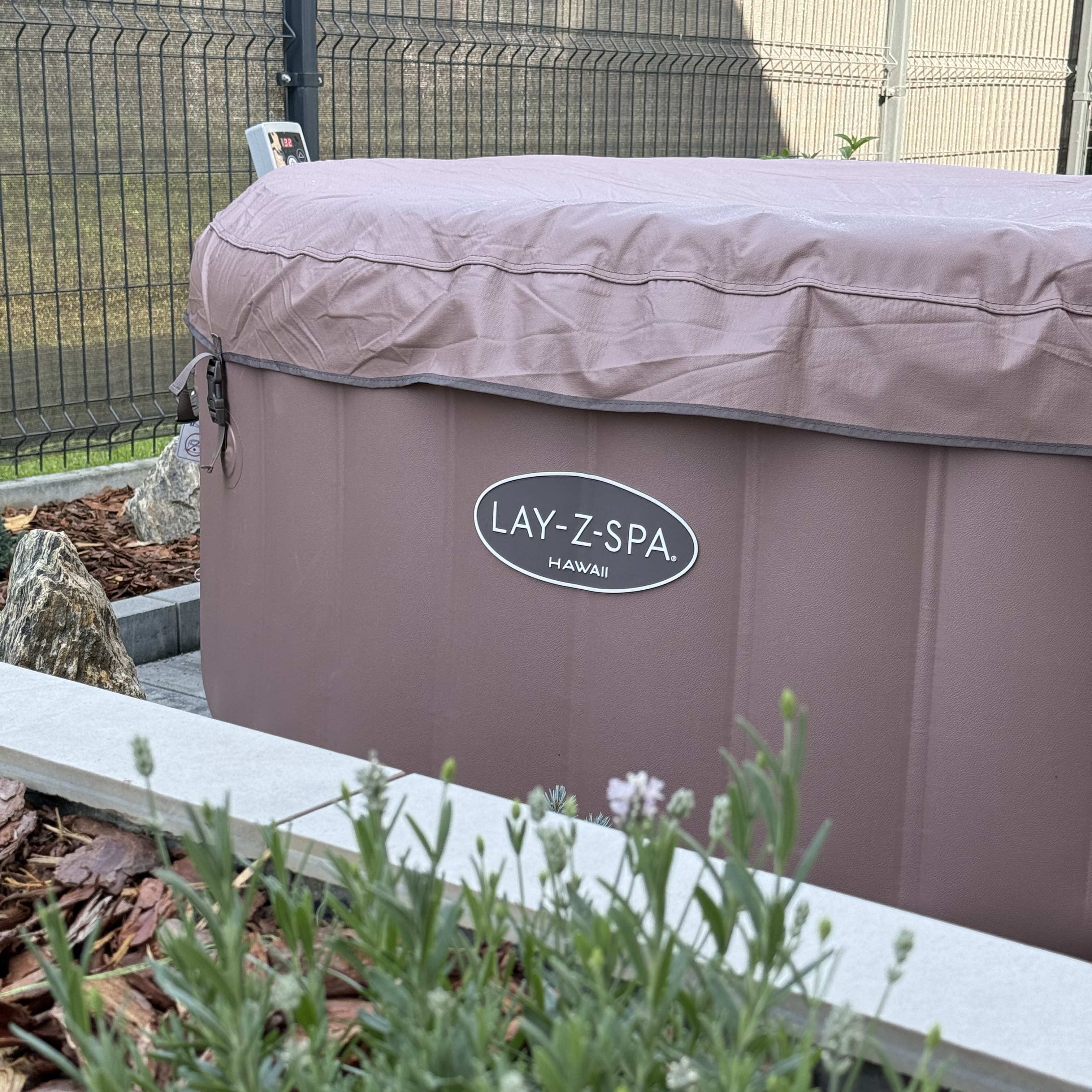 Jacuzzi dmuchane LAY-Z-SPA® HAWAII SMART AIRJET™  dla 4-6 osób Terracotta Round - BESTWAY 6001G  zdjęcie realizacji 2